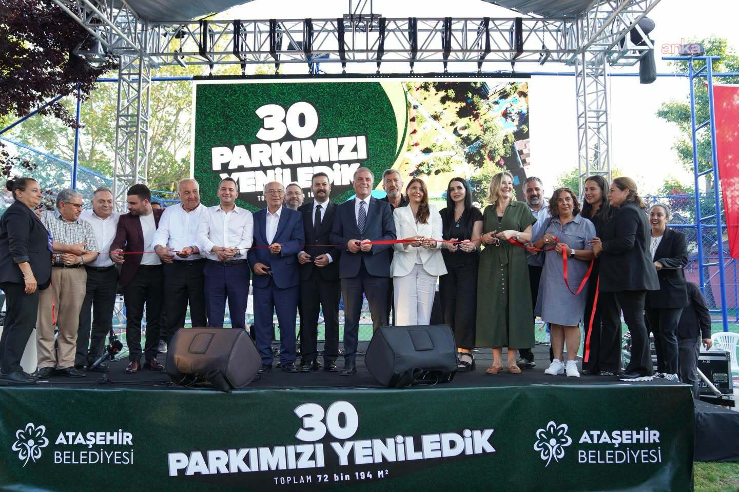 Ataşehir’de yenilenen 30 parkın açılışı yapıldı... Onursal Adıgüzel: Bu güzel yaşam alanlarını sizlere emanet ediyorum