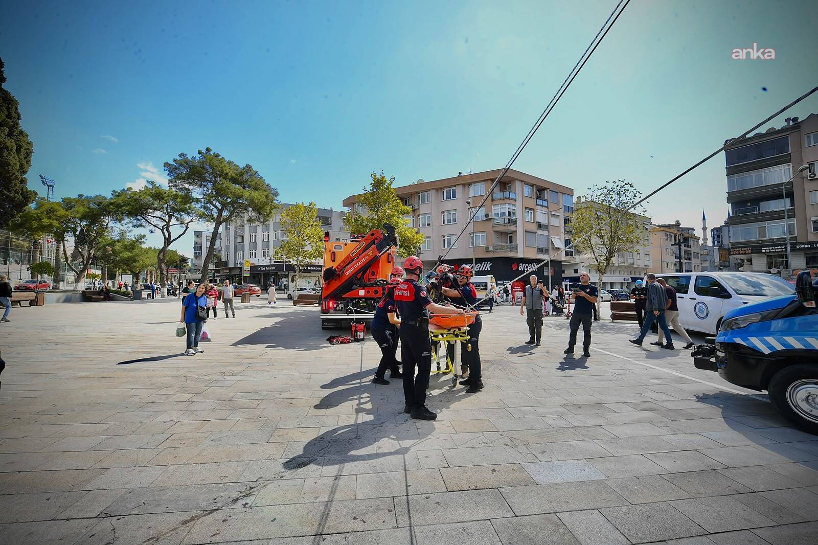 İzmir İtfaiyesi’nden gerçeği aratmayan tatbikat