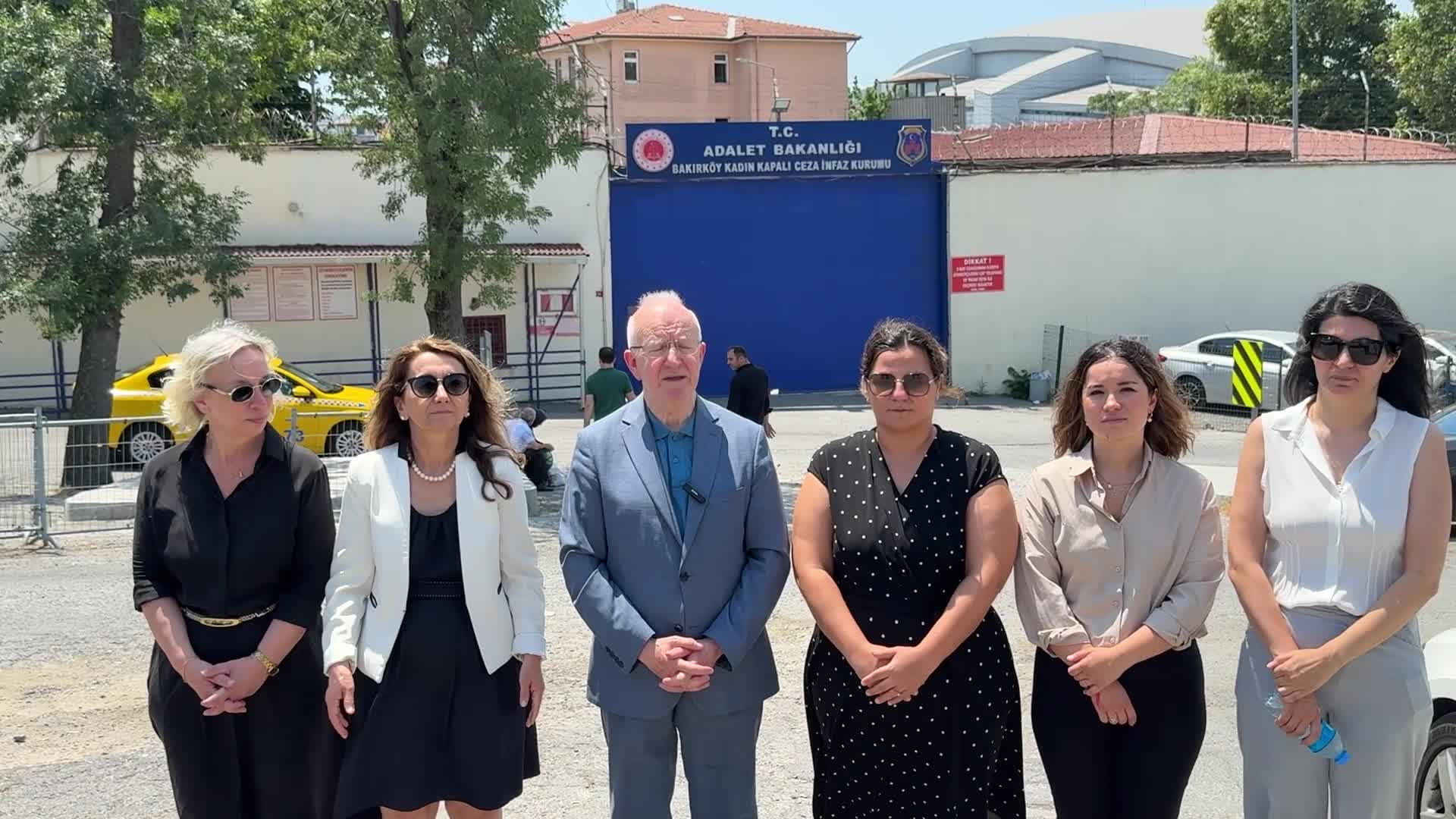 Kaboğlu, Bakırköy Kadın Kapalı Ceza İnfaz Kurumu'da bulunan Çiğdem Mater, Mine Özerden ile Sezin Uçar'ı ziyaret etti