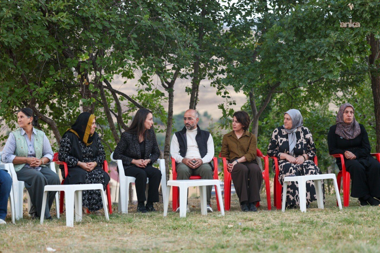 DEM Parti Eş Genel Başkanı Hatimoğulları: Tahliyeleri ertelenen siyasi tutsaklar özgürleşene kadar mücadele edeceğiz