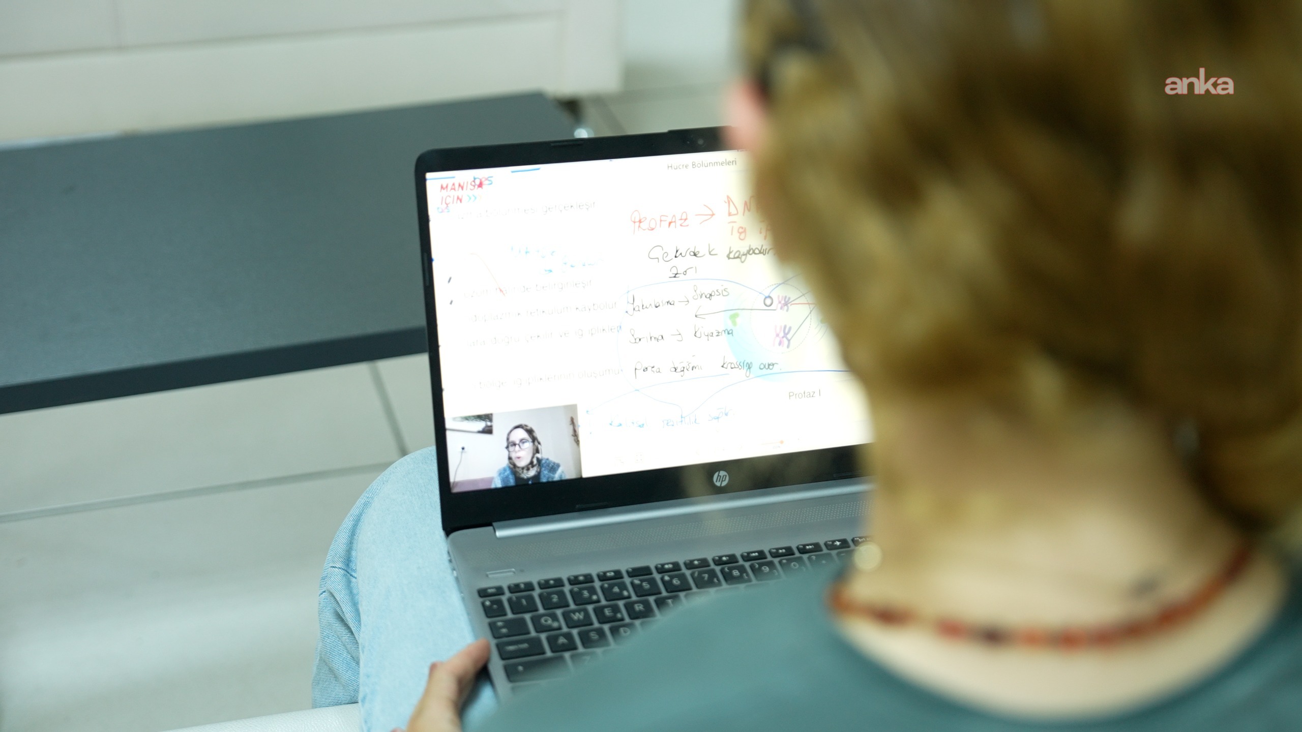 Manisa Büyükşehir Belediyesi, online eğitimler ile gençleri geleceğe hazırlıyor