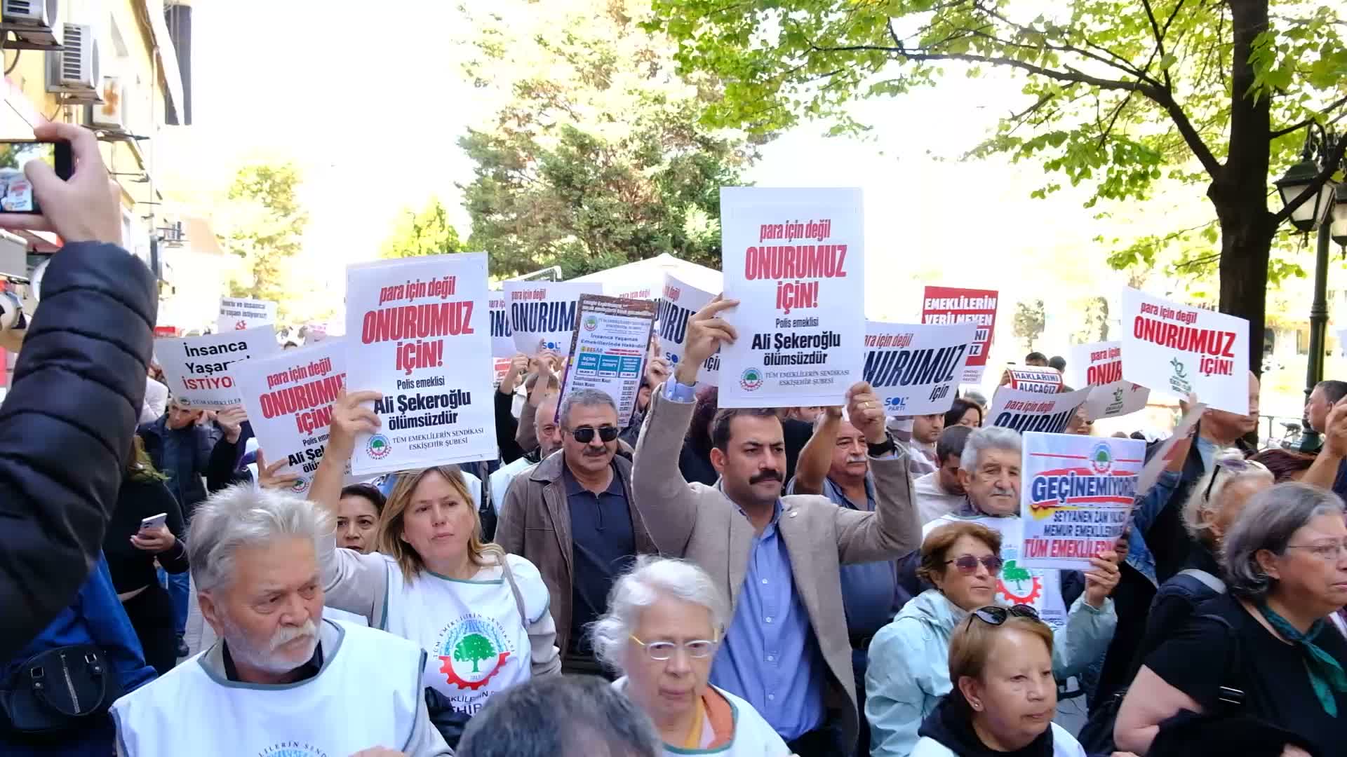 Eskişehir’de yüzlerce kişi Ali Şekeroğlu için yürüdü: Sessiz kalmayacağız