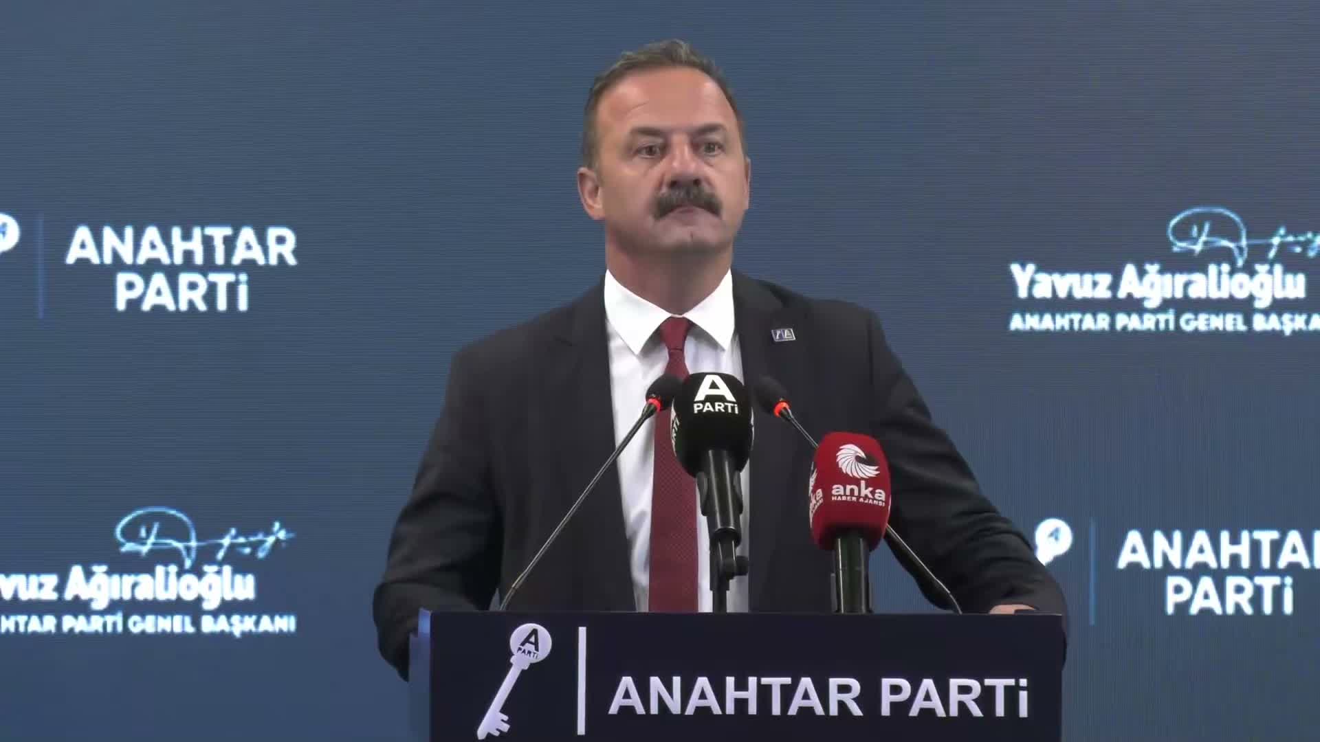 Yavuz Ağıralioğlu: "Çerçeve yasanın ne olduğunu Öcalan biliyor, ben bilmiyorum"