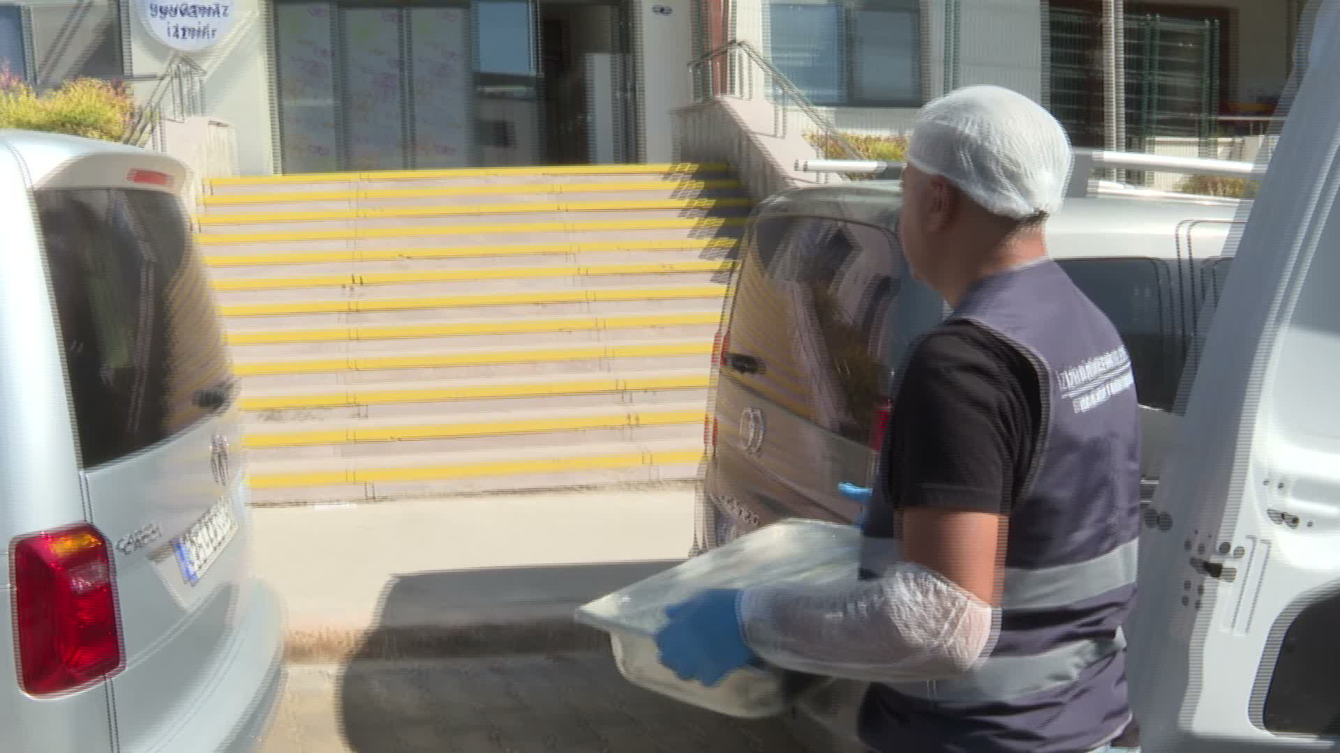 Büyükşehir Yuvamız İzmir’deki minikleri de unutmuyor