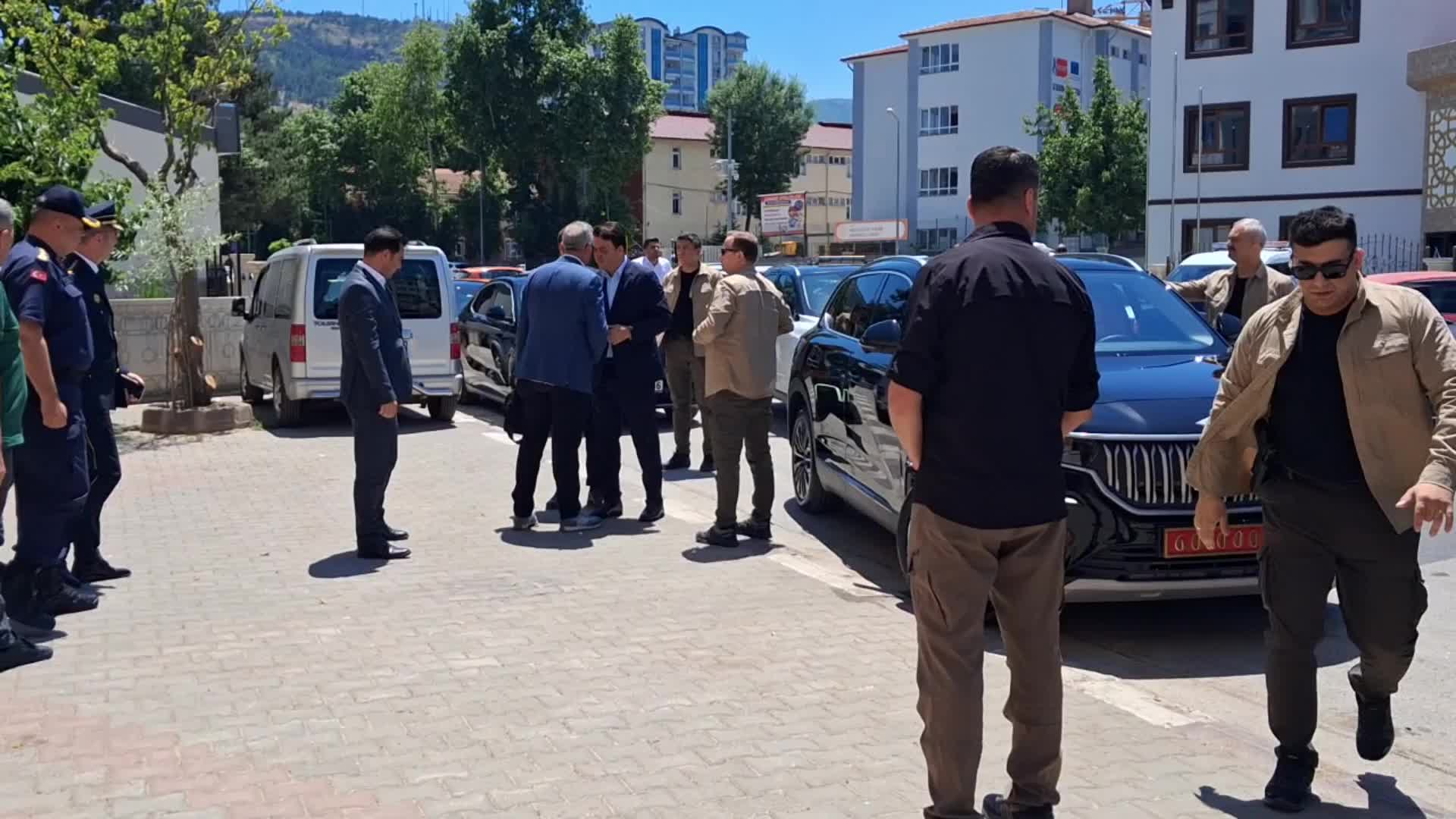 Tokat'taki Pir Sultan Abdal Cemevi'nde aşure dağıtıldı