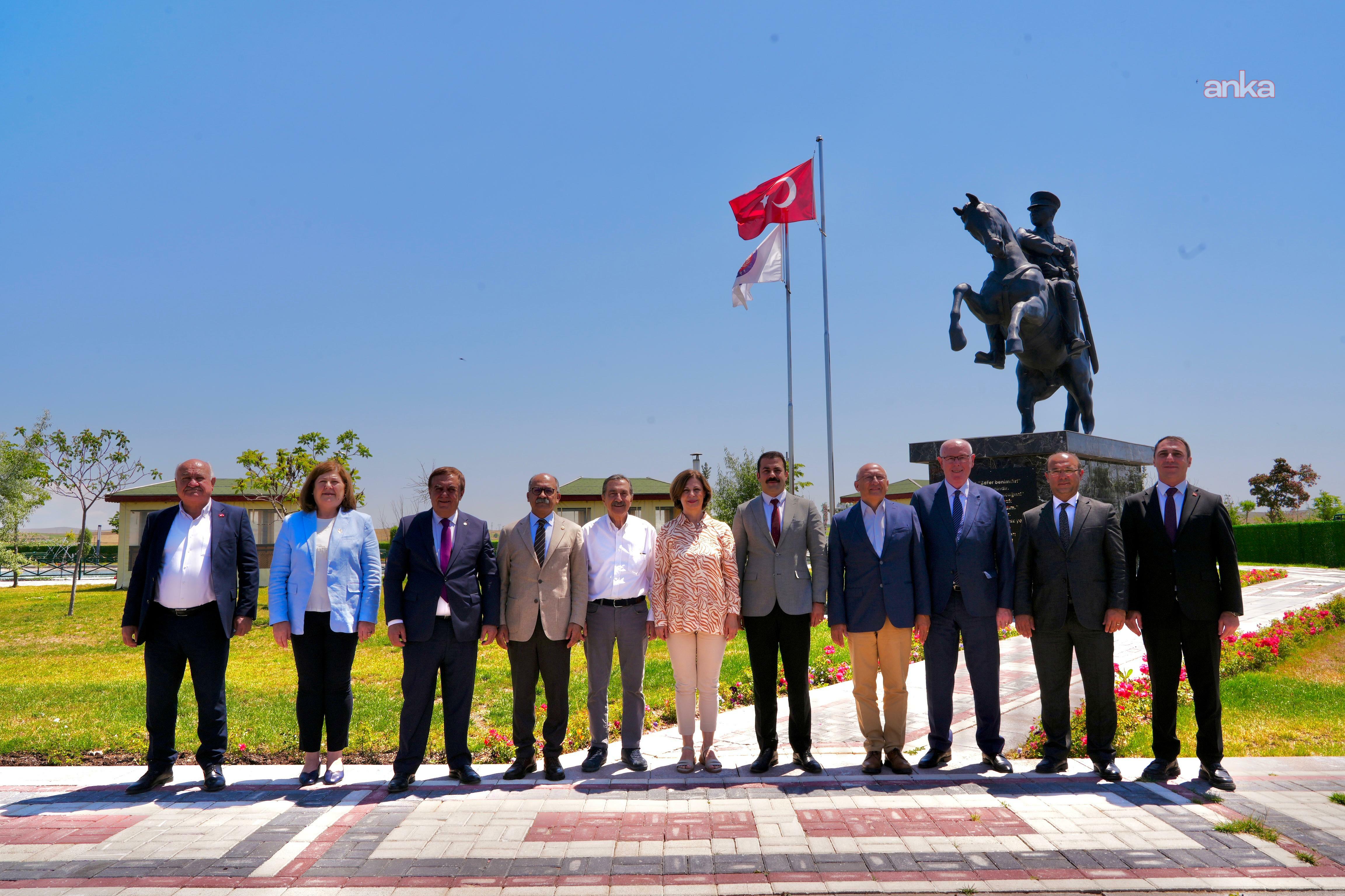 Eskişehir’de yerel yönetimlerin gündemi, Mahmudiye’de masaya yatırıldı