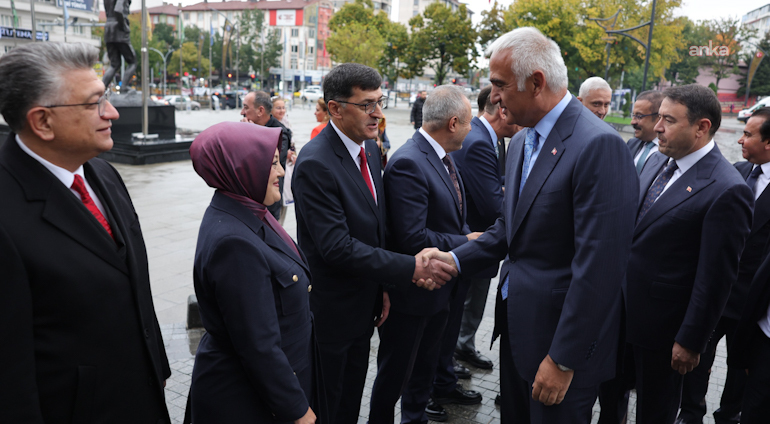 Kütahya Belediye Başkanı Kahveci, Bakan Ersoy'u karşıladı