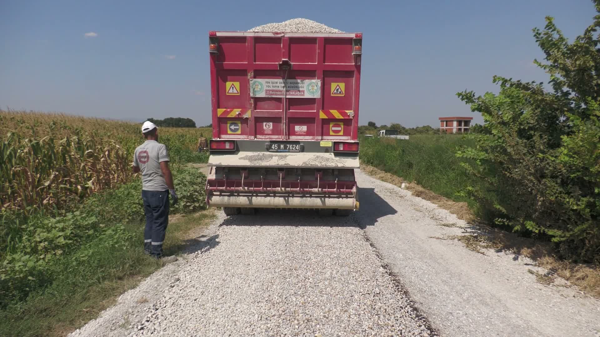 Manisa Büyükşehir Belediyesi'nden Yunusemre'de 7 kilometrelik soğuk asfalt çalışması
