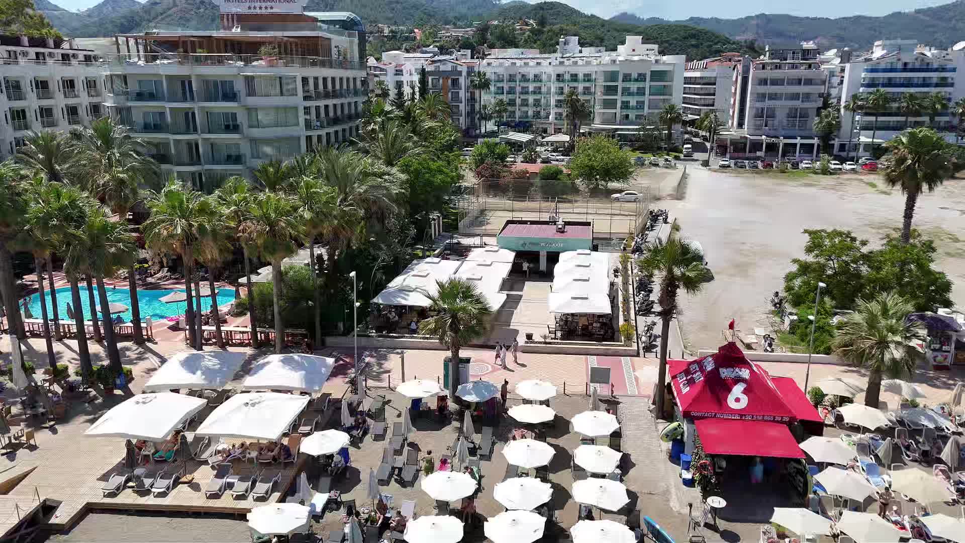 Marmaris'te “Halk Plaj Kafe” yoğun ilgi görüyor