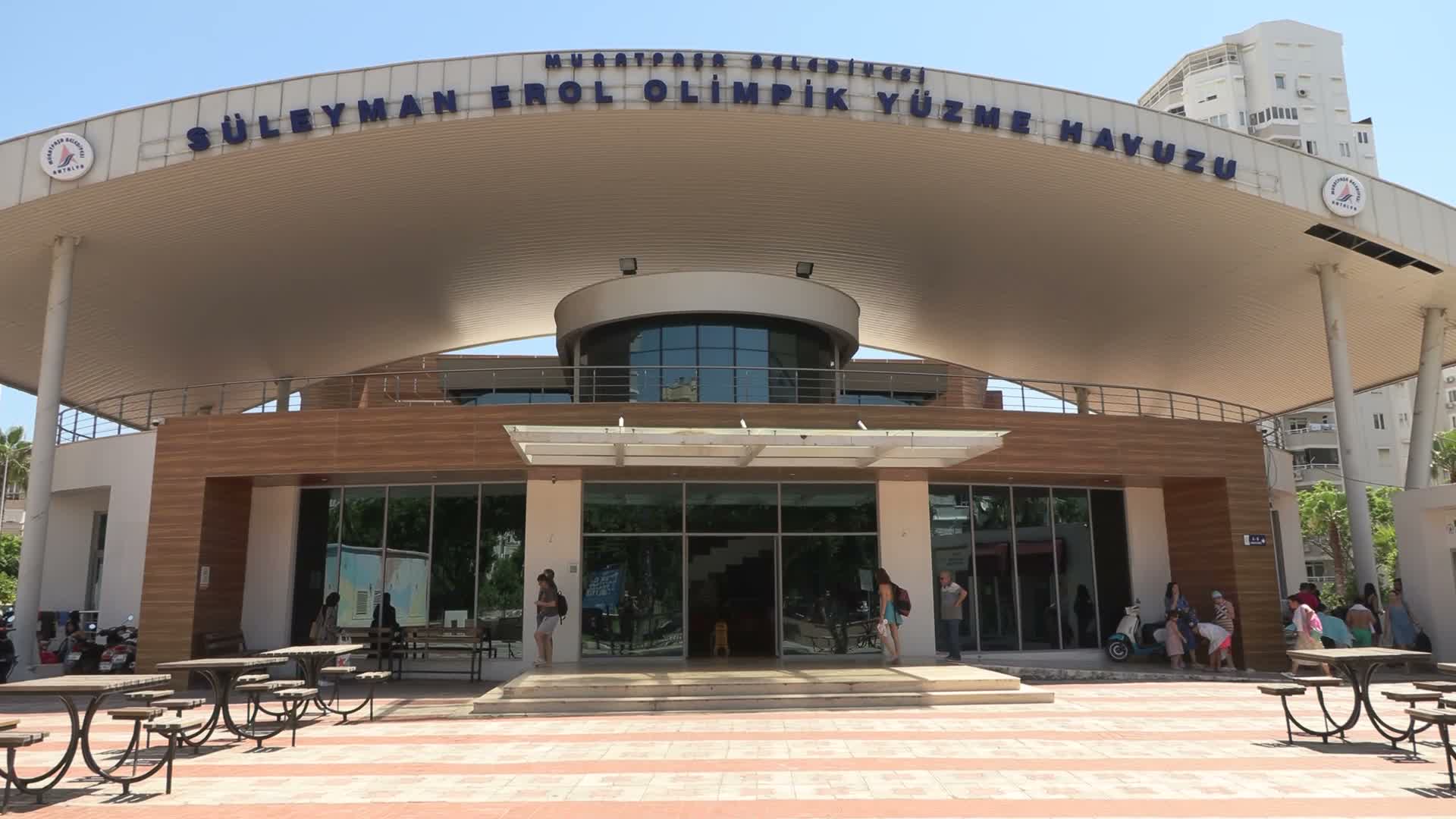 Çocuklar ilk kulacını, Muratpaşa’da atıyor
