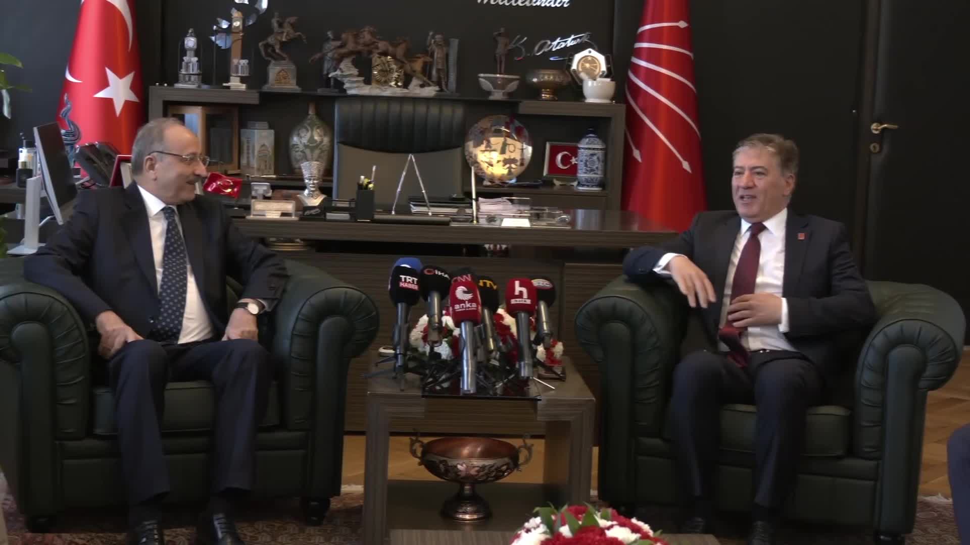 TBMM’de CHP Grubu'nda bayramlaşma... DEVA Partisi, Anavatan Partisi ve Anahtar Parti heyetleri ziyarette bulundu