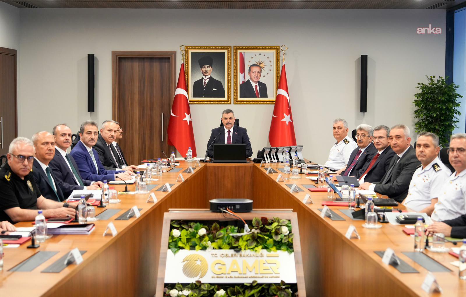 Bakan Çiftçi, sahipsiz hayvanlara yönelik çalışmaları valilerle değerlendirdi