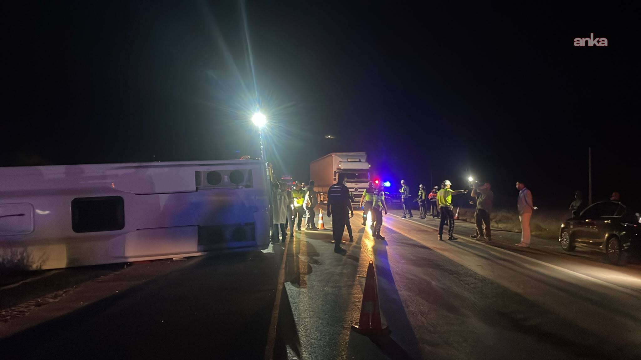 Gaziantep Valiliği'nden 7 kişinin hayatını kaybettiği kazaya ilişkin açıklama: 1'i ağır 13 yaralının tedavisi sürüyor