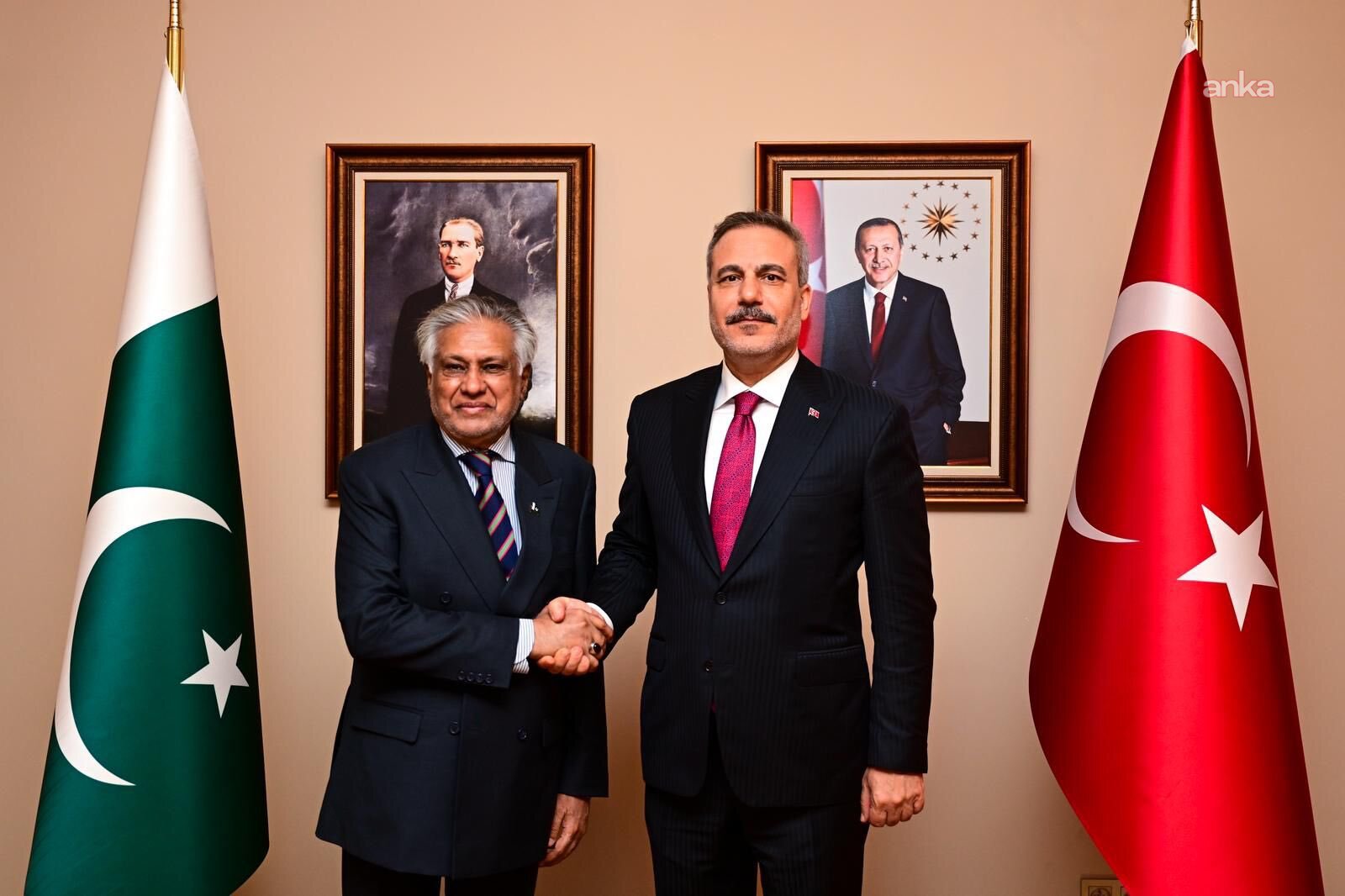 Dışişleri Bakanı Hakan Fidan, Pakistanlı mevkidaşı Dar ile İstanbul’da görüştü