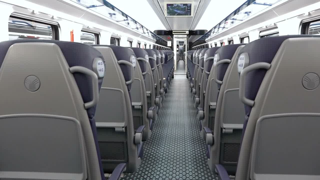 Bakan Uraloğlu, Milli Hızlı Tren'i test etti: "Saatte 225 kilometre hızla hizmet verecek"