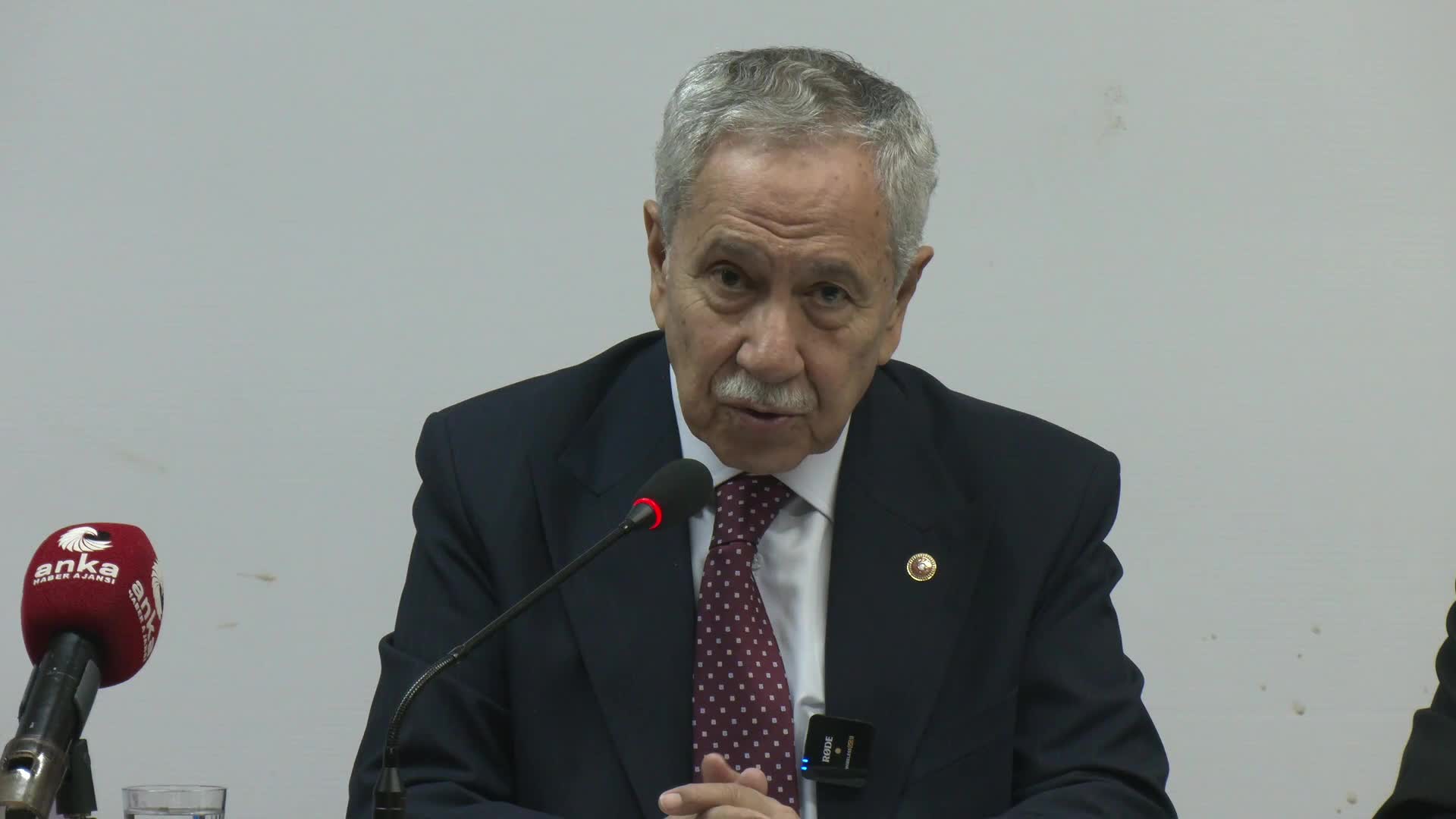 Eski TBMM Başkanı Arınç: "KHK'lılar iadeiitibar istiyor. Bugün Apo'ya statü peşinde koşanlar önce bunu halletsin"
