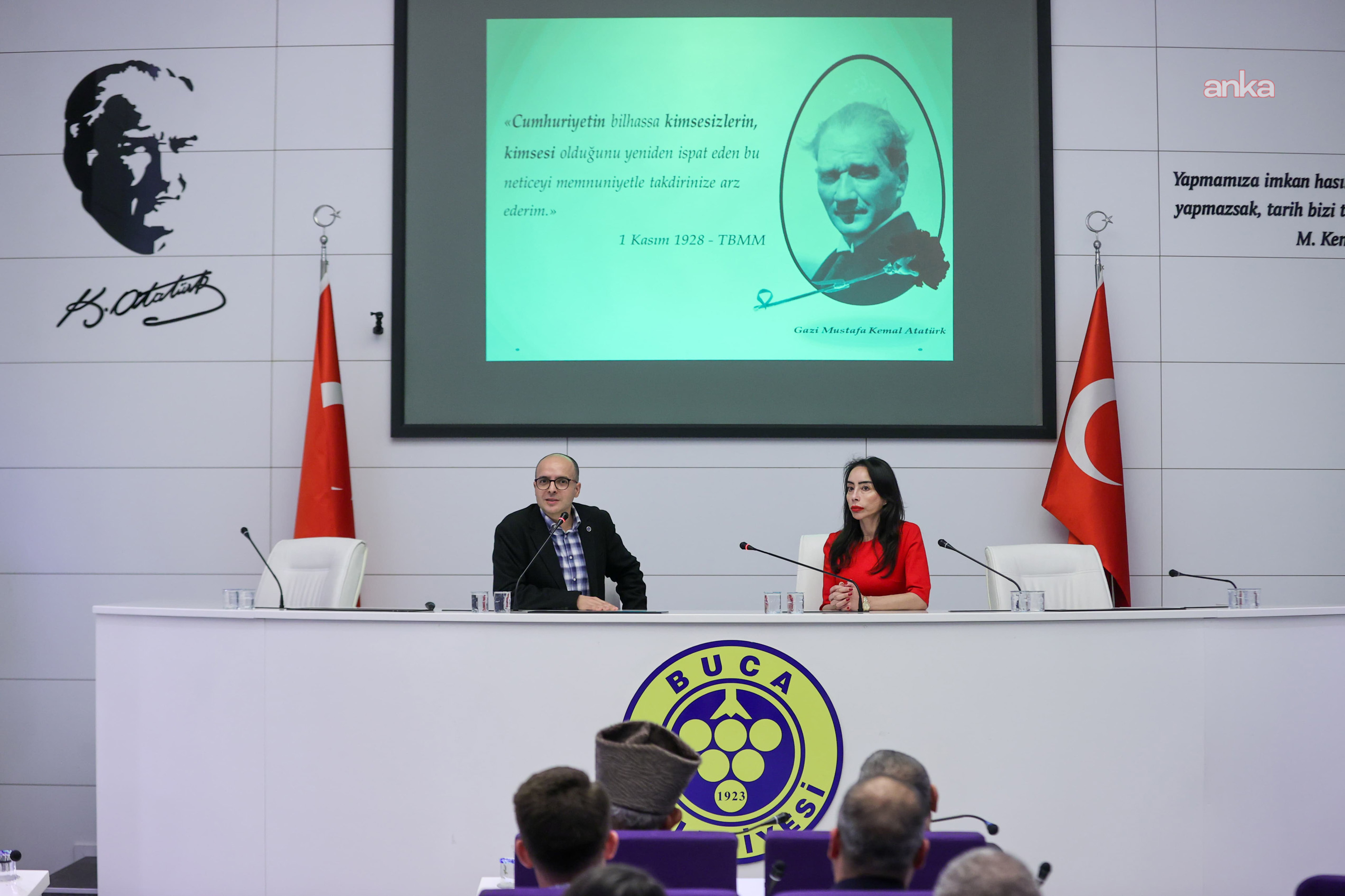 Buca’da “Egemenlik Kayıtsız Şartsız Milletindir” paneli düzenlendi