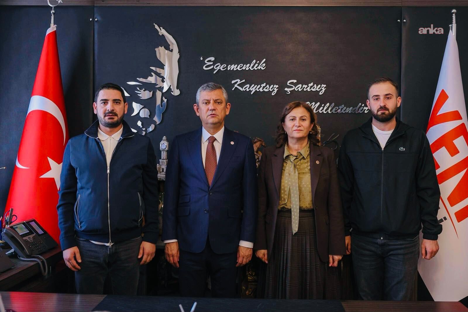 Narin Güran'ın ailesinden Özgür Özel'e ziyaret