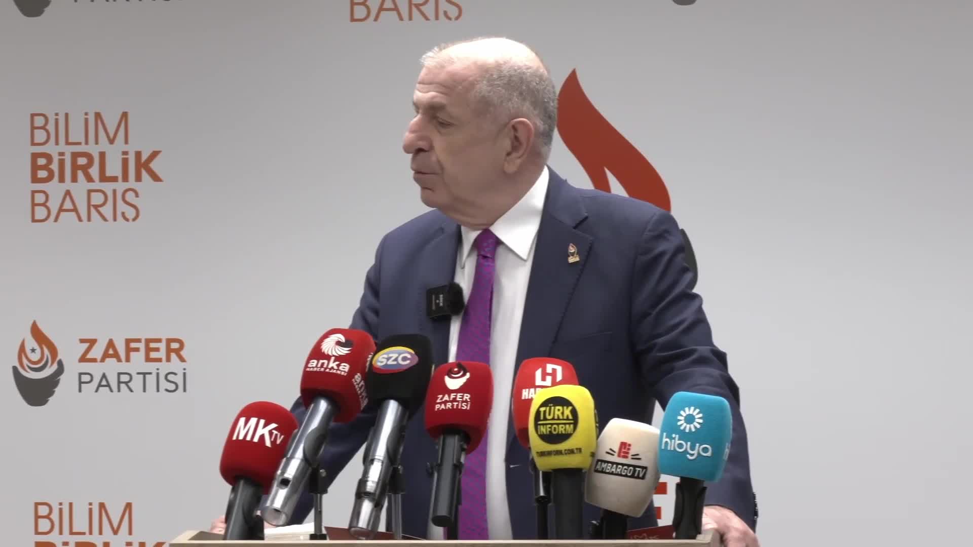 Ümit Özdağ’dan Bahçeli’ye: “Tarihe ‘Atatürk'ün kurduğu Cumhuriyet'in parçalanmasına yol açan kişi’ olarak geçmek mi istiyorsunuz?”