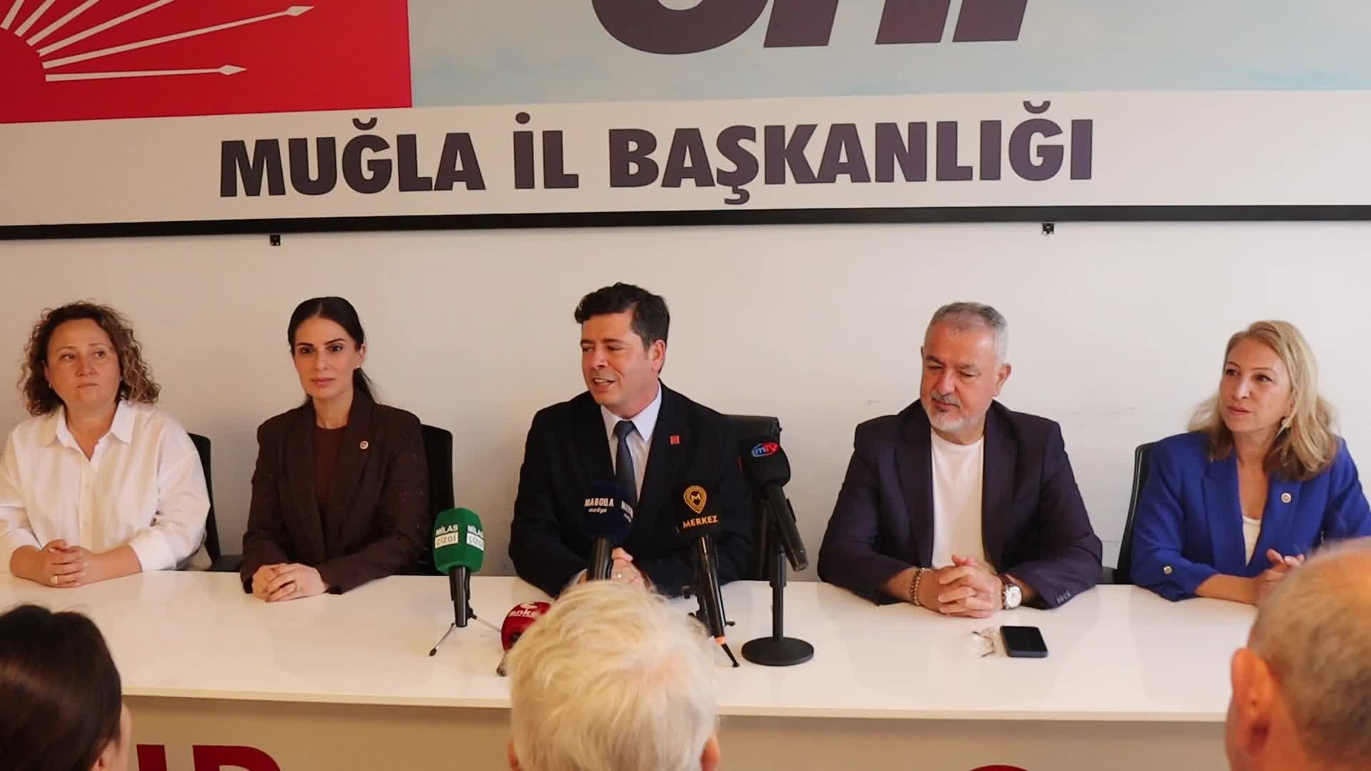 CHP Muğla Milletvekillerinden görevden alınan Kızıl’a destek: Atanmışların seçilmişleri görevden alma yetkisi yoktur