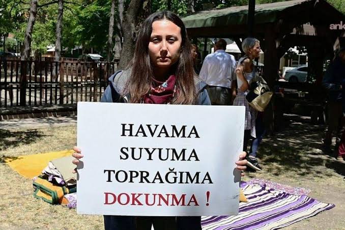 Akbelen savunucusu Esra Işık'a para ve hapis cezası
