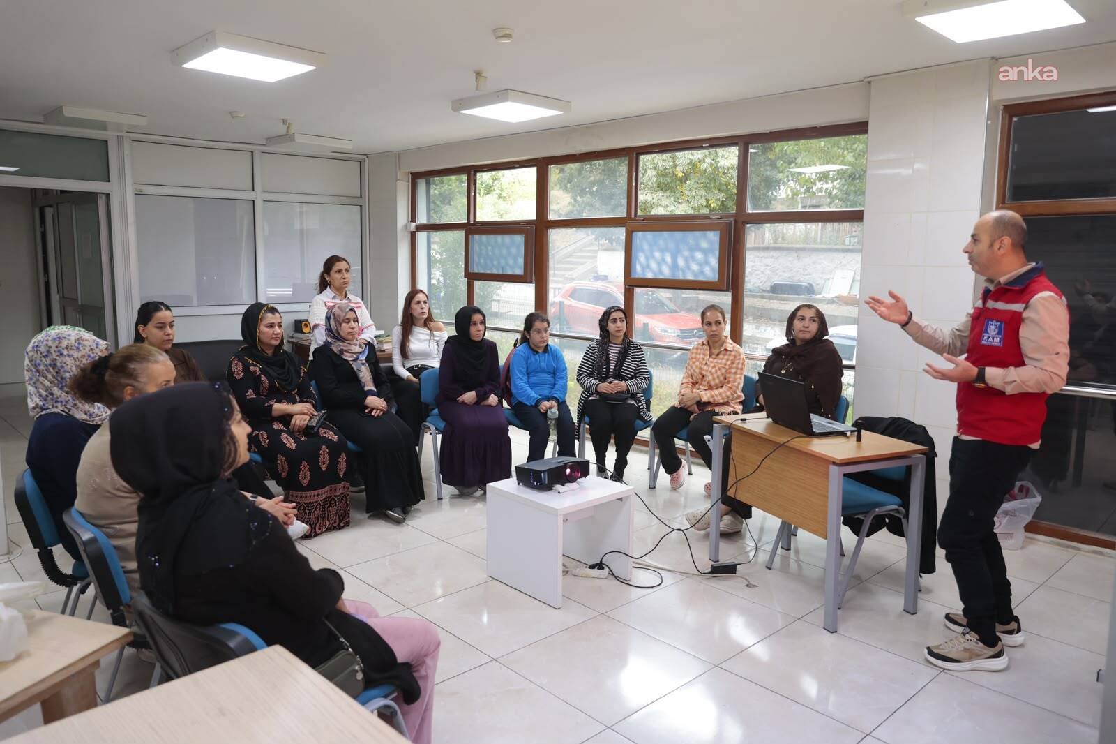 Konak’ta afet farkındalık eğitimleri devam ediyor
