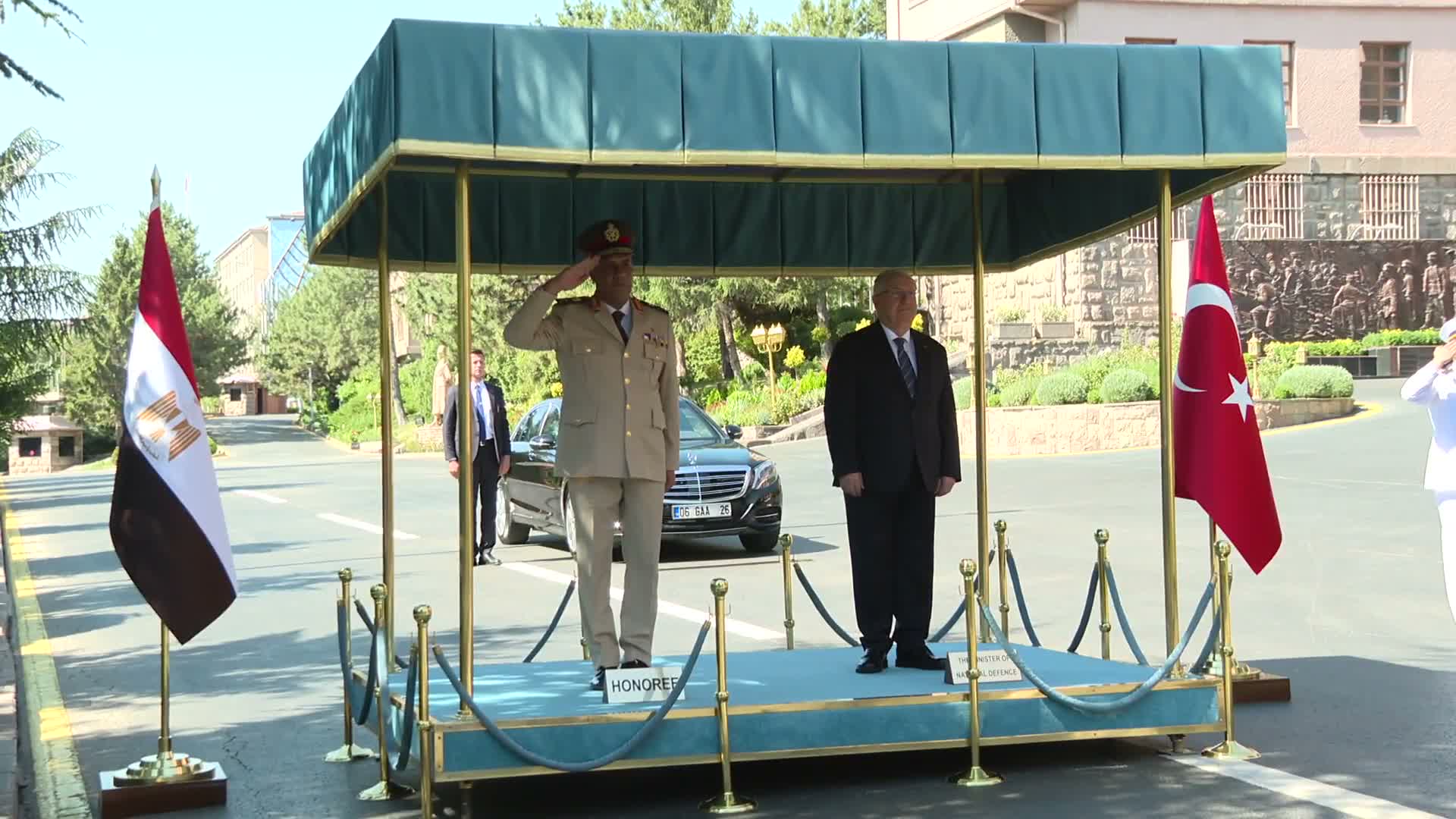 Bakan Güler, Mısırlı mevkidaşı Zaher ile bir araya geldi