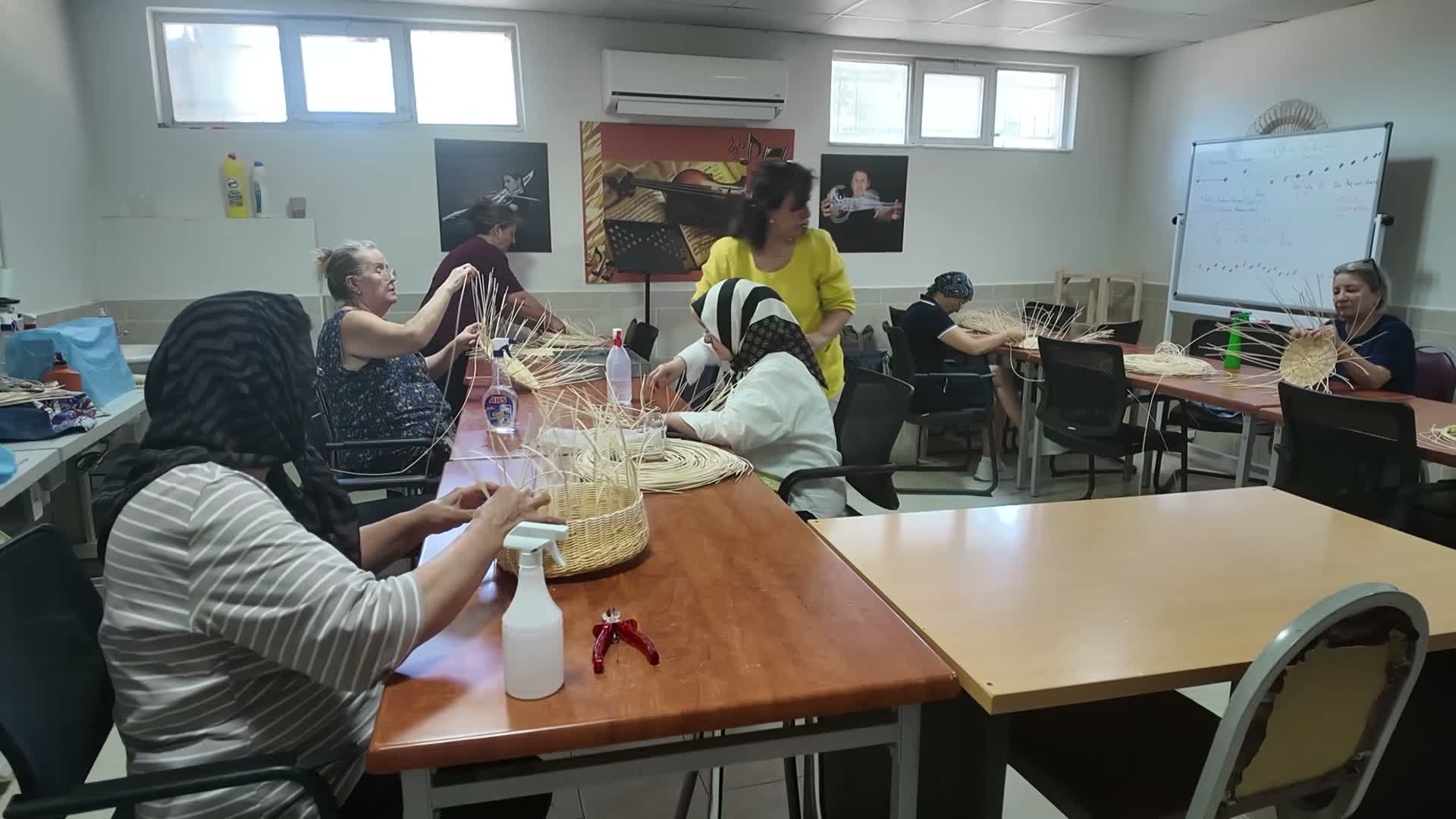 Kanserle mücadelede umudu Bornova Belediyesi’nin el sanatları kursunda buldu: “Burada hastalığımı unuttum”