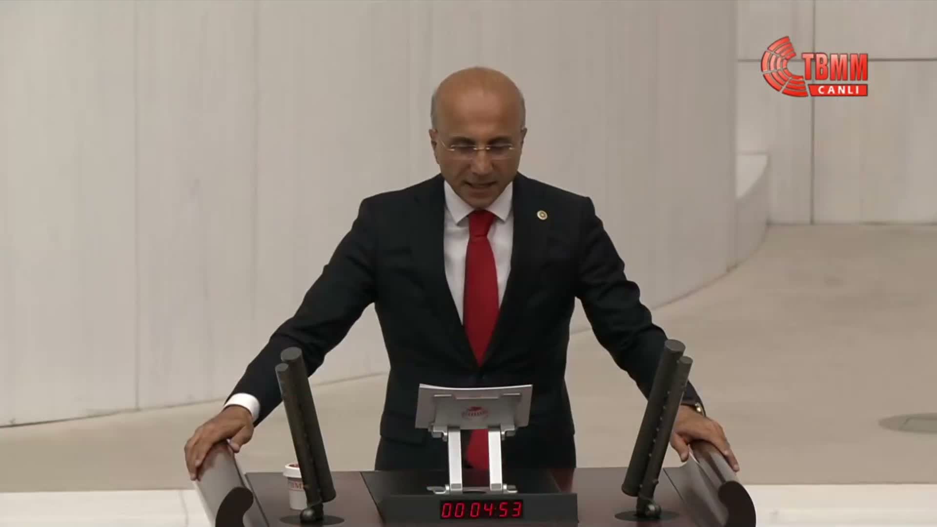 TBMM Genel Kurulu... Torba kanun teklifinde 3'üncü madde metinden çıkarılırken, 4 ve 5'inci maddelerde değişikliğe gidildi