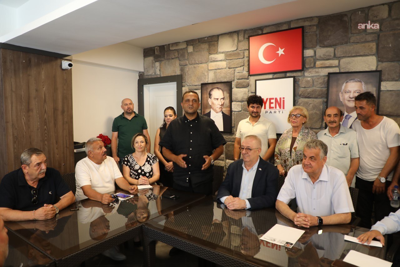 Edremit Belediye Başkanı Ertaş ve 19 Belediye Meclisi üyesi YENİ Parti’ye katıldı