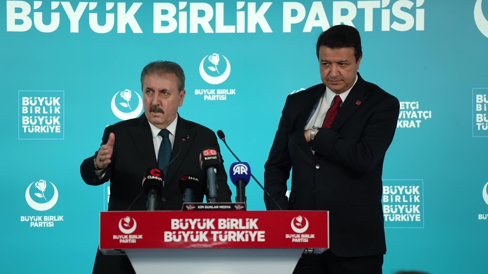 Arıkan'dan Destici'ye ziyaret... Arıkan: "Ana muhalefet partisinde yaşanan hadiseleri kaygıyla takip ediyoruz"