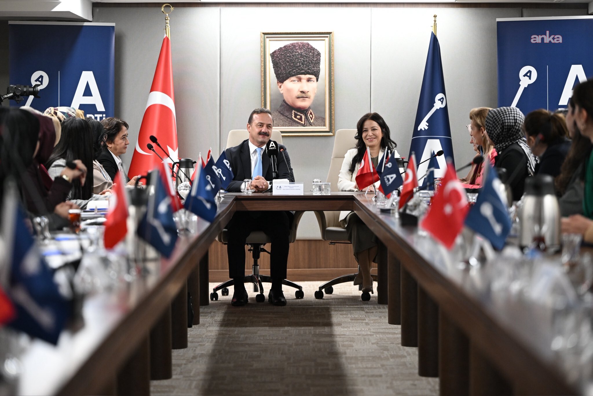 Anahtar Parti Kadın Kolları İl Başkanları, genel merkezde toplandı