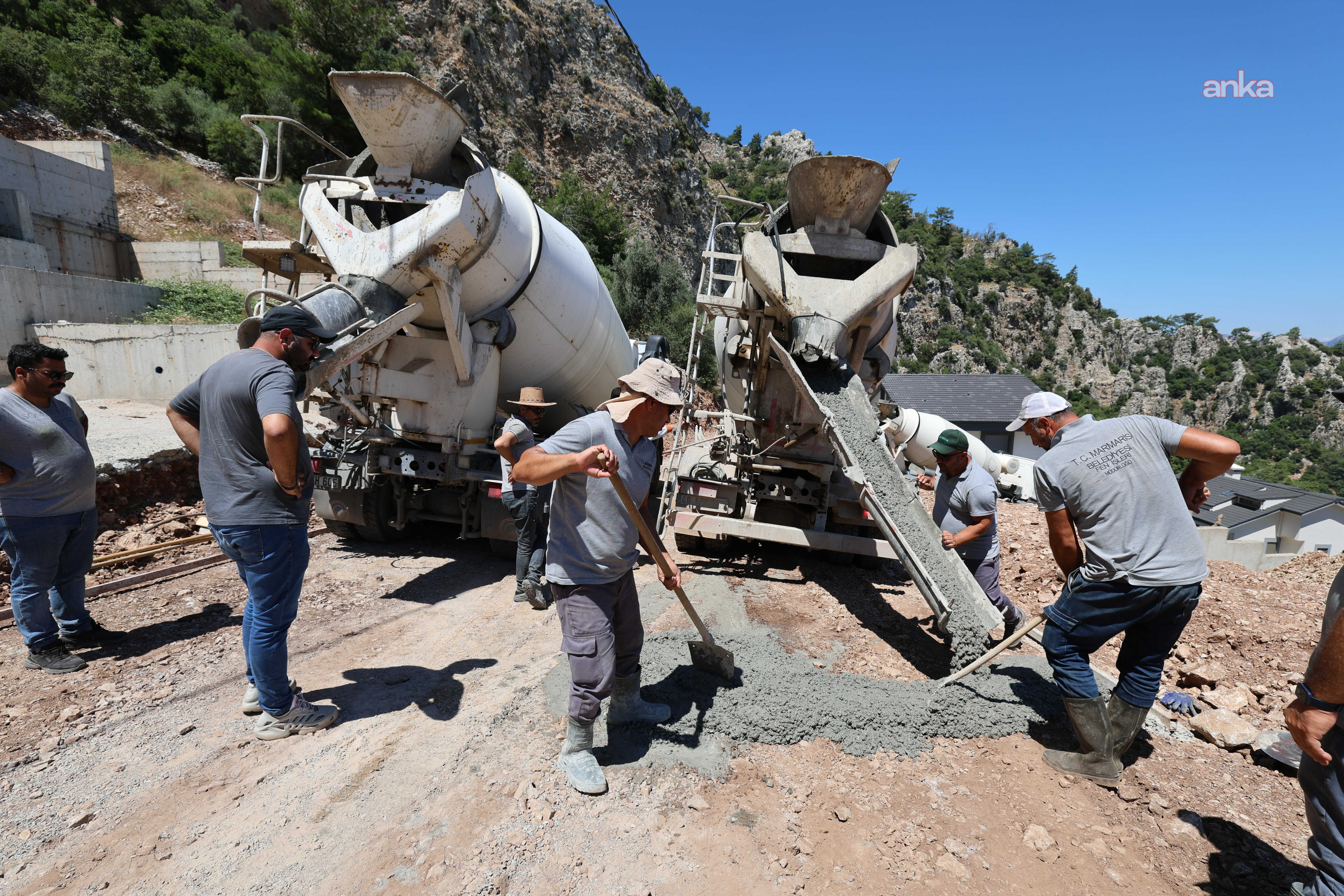 Marmaris Belediyesi Fen İşleri Müdürlüğü'nden yoğun mesai