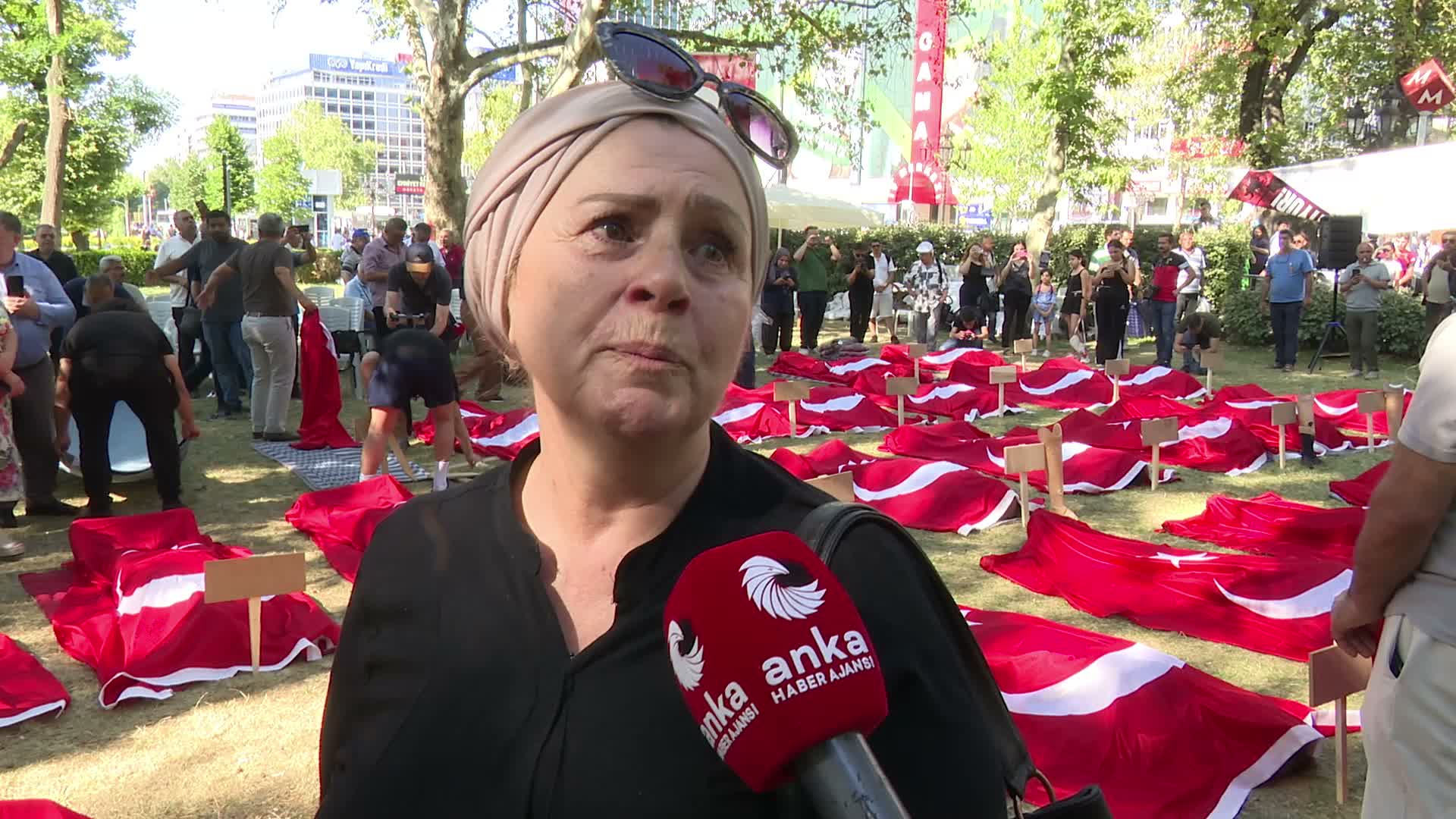 Açlık grevindeki gazilerden temsili şehit gösterisi... Bir vatandaş: Buranın adına Gazi Güvenpark diyeceğim
