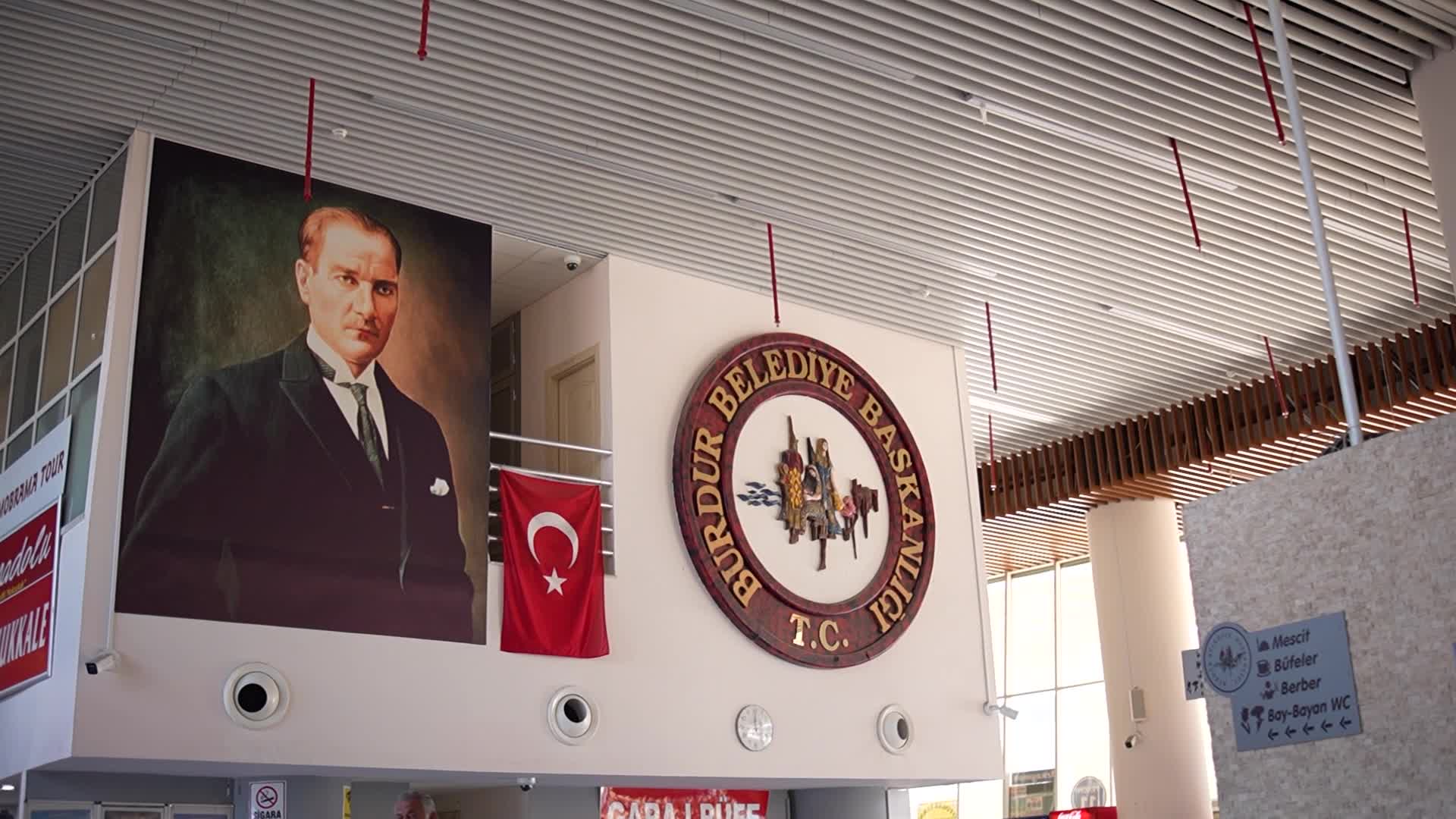 Burdur Belediye Başkanı Ercengiz, otogar esnafının sorun ve taleplerini dinledi