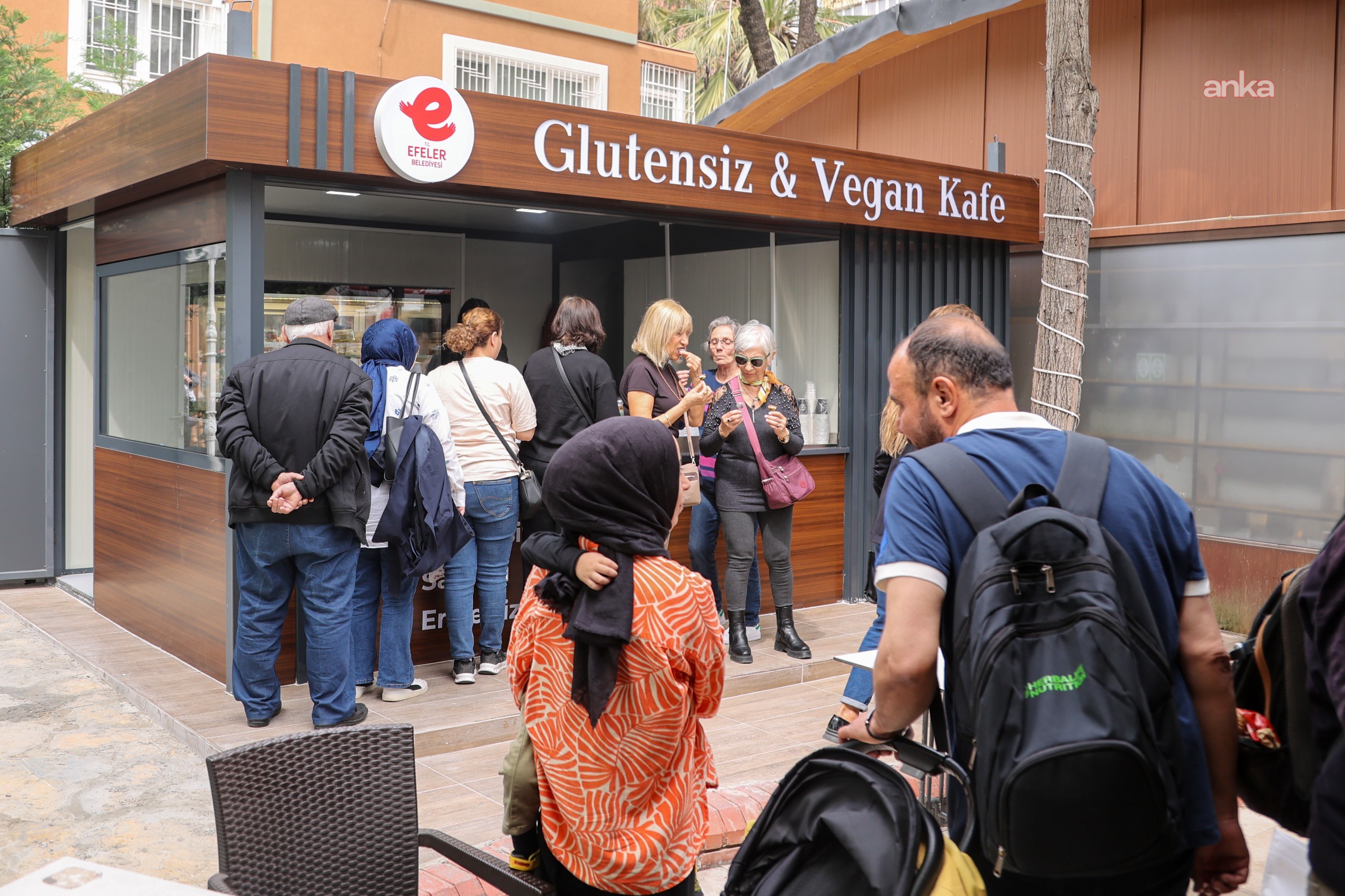 Efeler’de Glutensiz ve Vegan Kafe, çölyak hastalarına hizmetlerini sürdürüyor