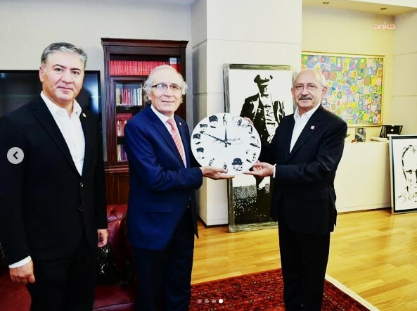 Ressam Hamza Saykan, CHP Genel Merkezi'ne verdiği Atatürk yağlı boya tablolarını geri aldı