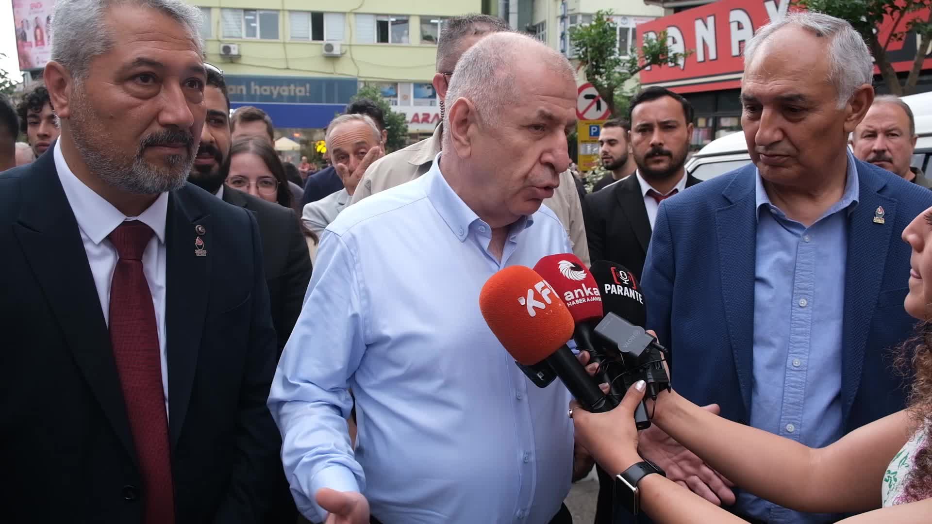 Isparta’da esnafı ziyaret eden Ümit Özdağ: “Mutfakta da mutlak bir kriz yaşanıyor”