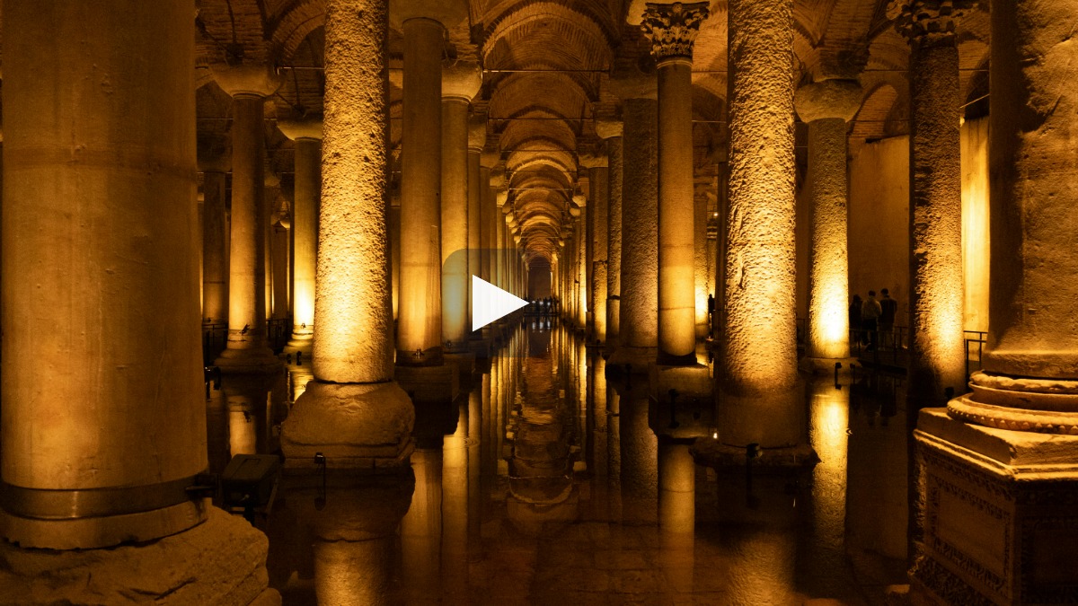 Turistler sırada beklerken Yerebatan Sarnıcı tahliye edildi