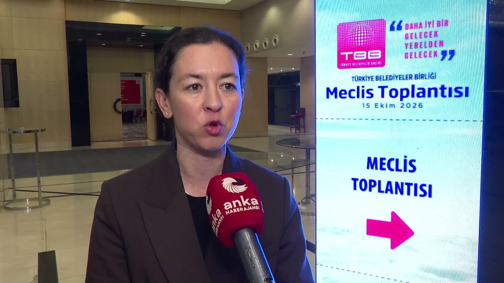 Mersin Büyükşehir Belediye Başkan Vekili Gülşah Yıldırım Genç'ten Ayşe Ünlüce'ye tebrik: Başarılar diliyoruz