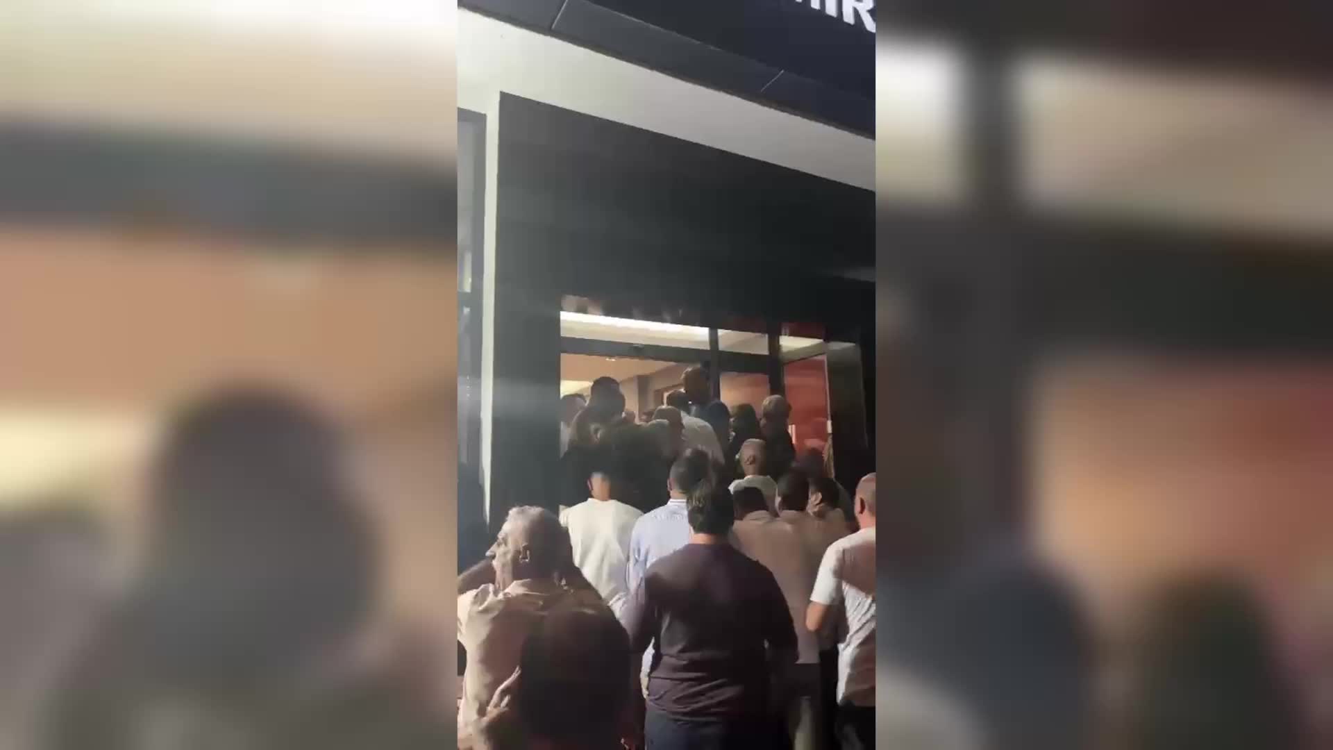 CHP İzmir İl Başkanı olarak atanan Utku Gümrükçü İl Başkanlığı’na geldi