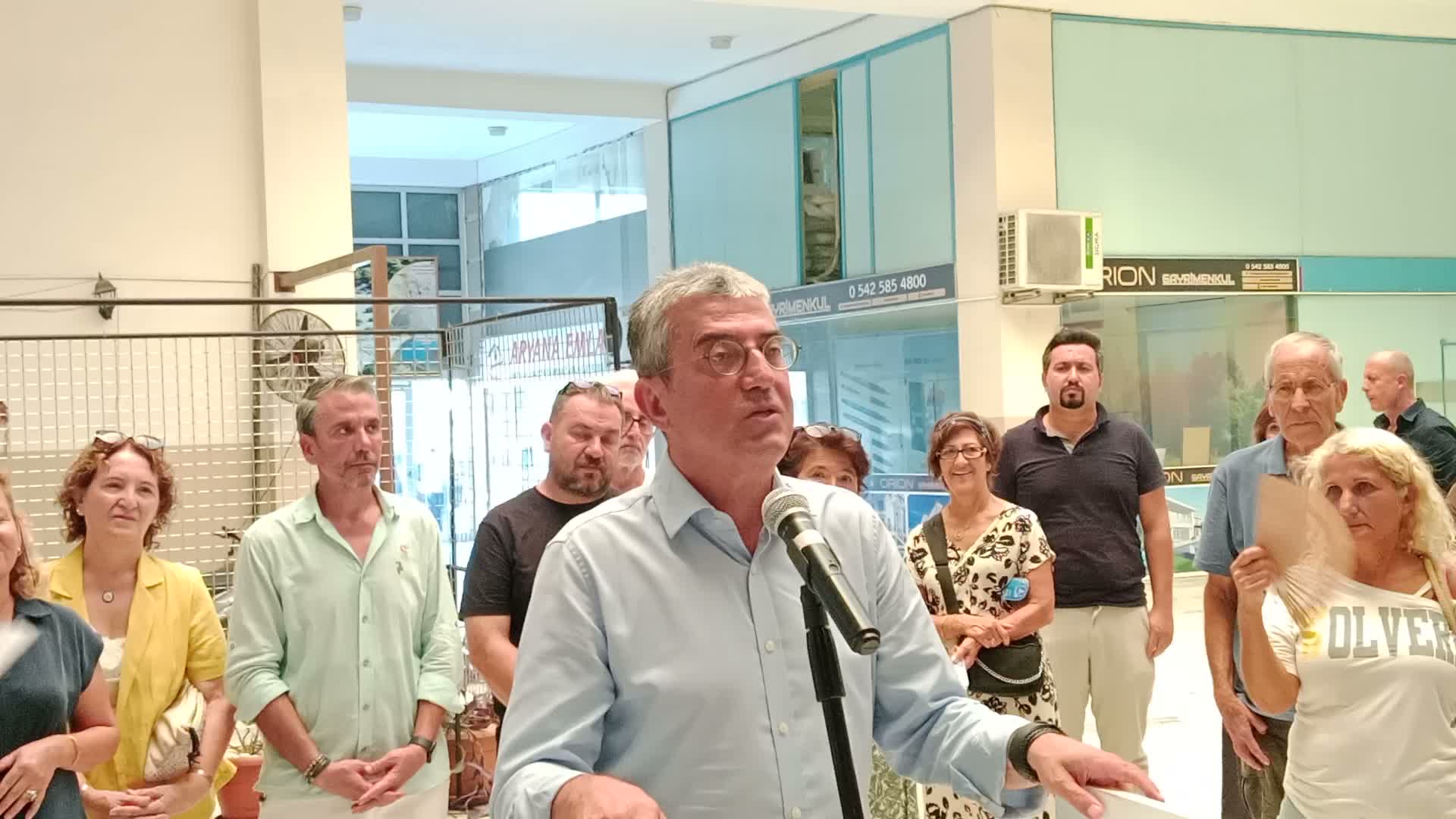 Dalaman'da YENİ Parti'ye katılanlara rozet takıldı