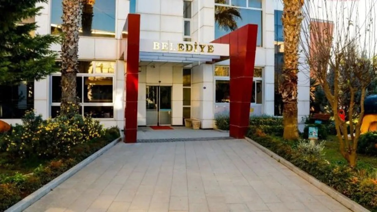 Seferihisar Belediyesi: Ruhsatsız silah bulundu iddiası tamamen asılsızdır