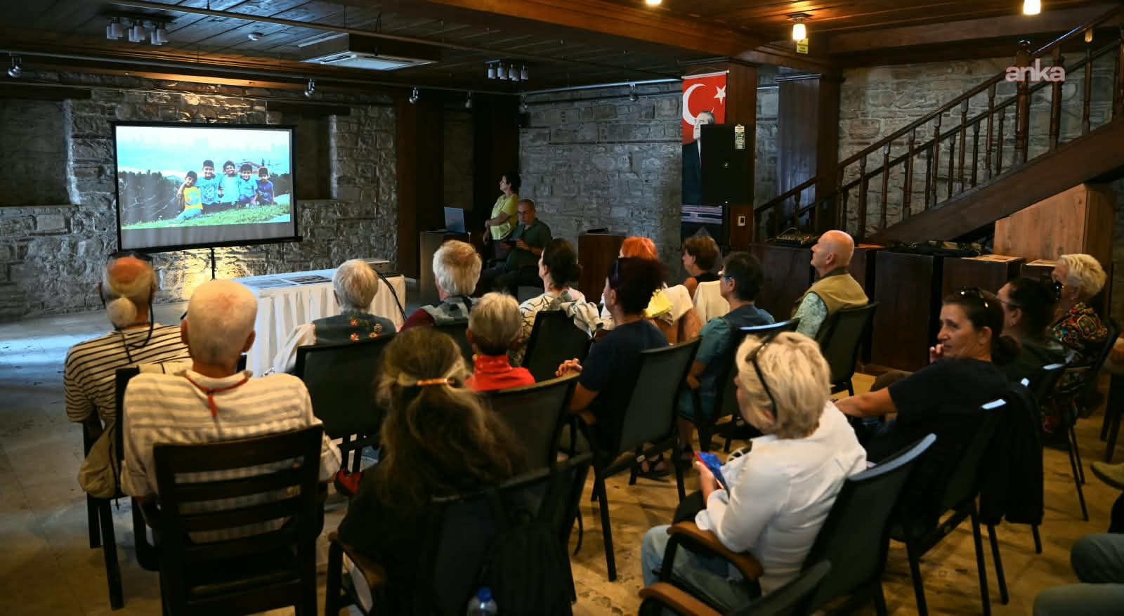 Kuşadası’nda fotoğrafın 200 yıllık serüveni ele alındı