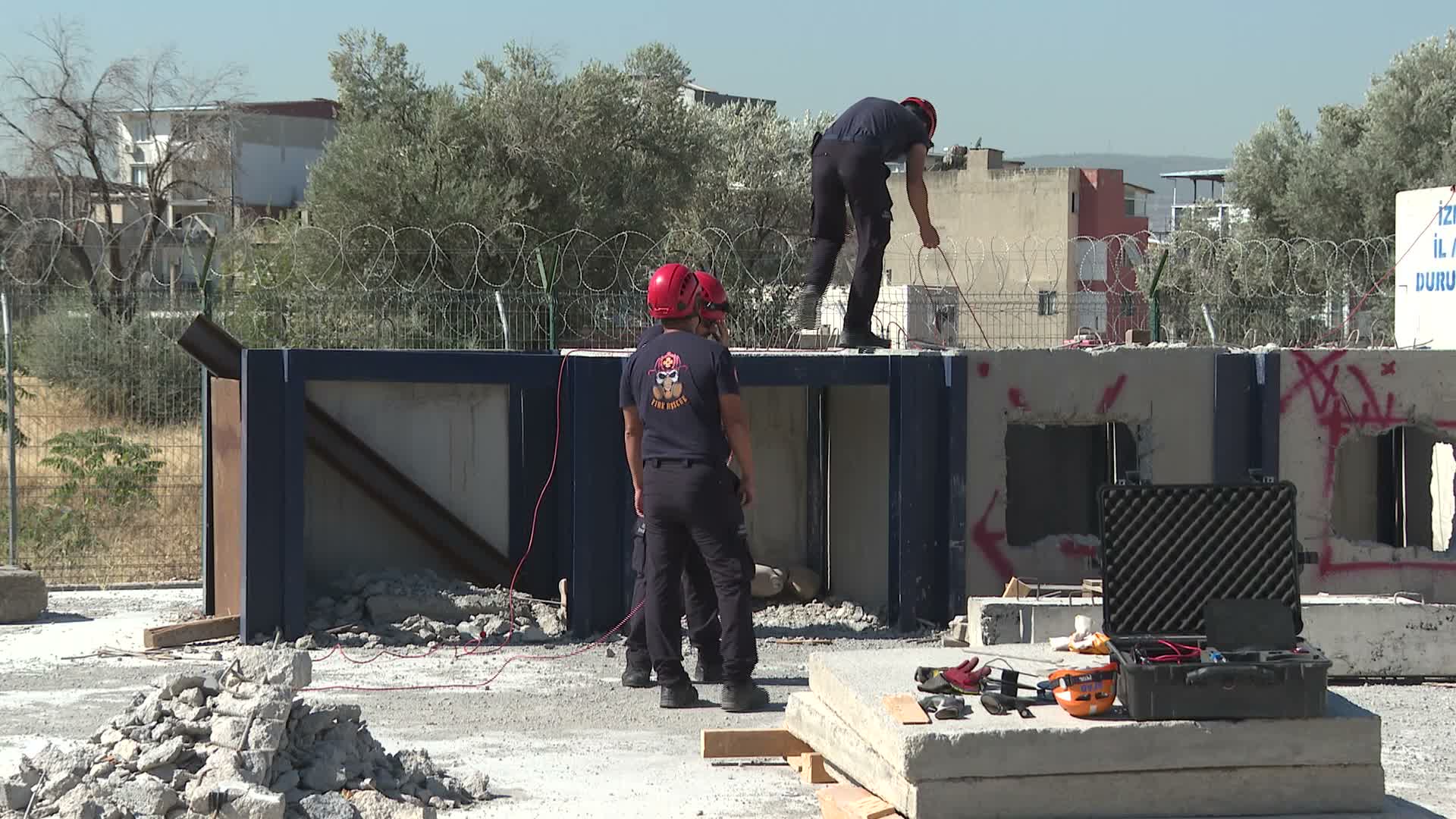 İzmir İtfaiyesi ağır arama kurtarmada güçleniyor