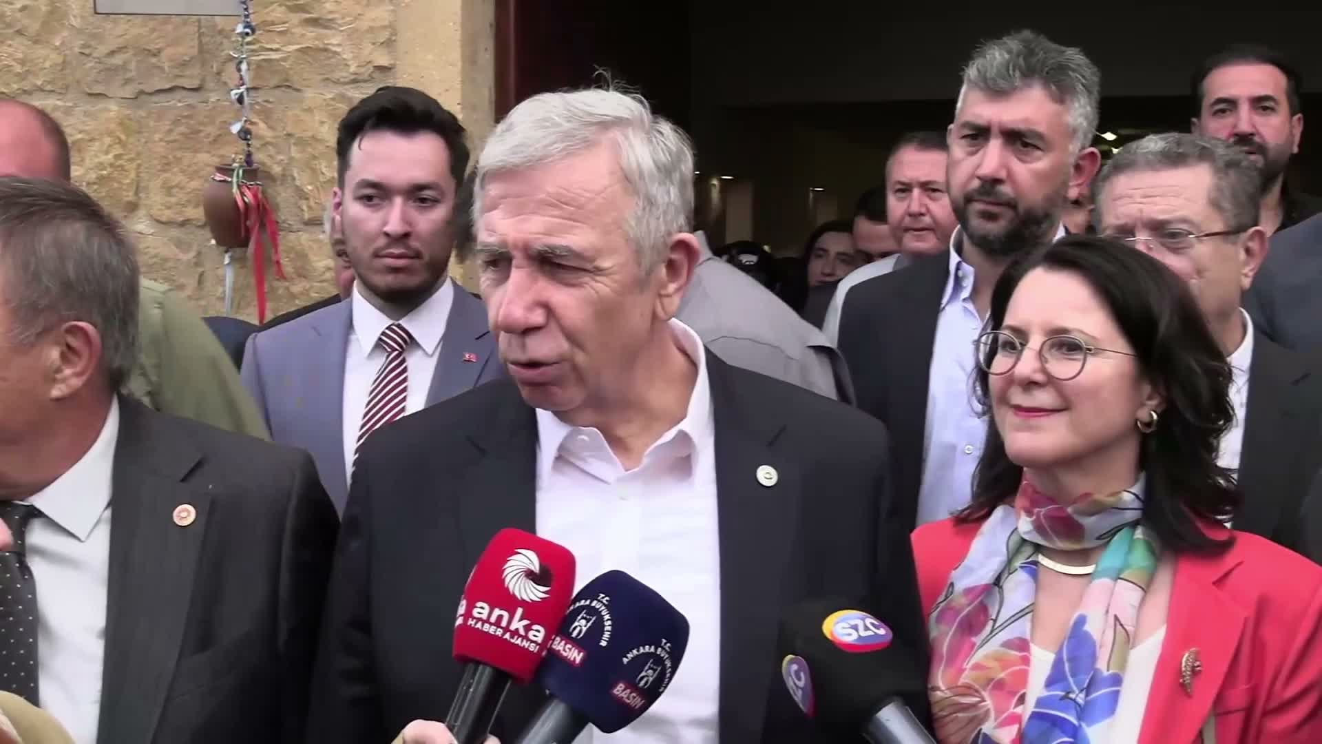 Öncelikli olarak görevimi sürdürüyorum