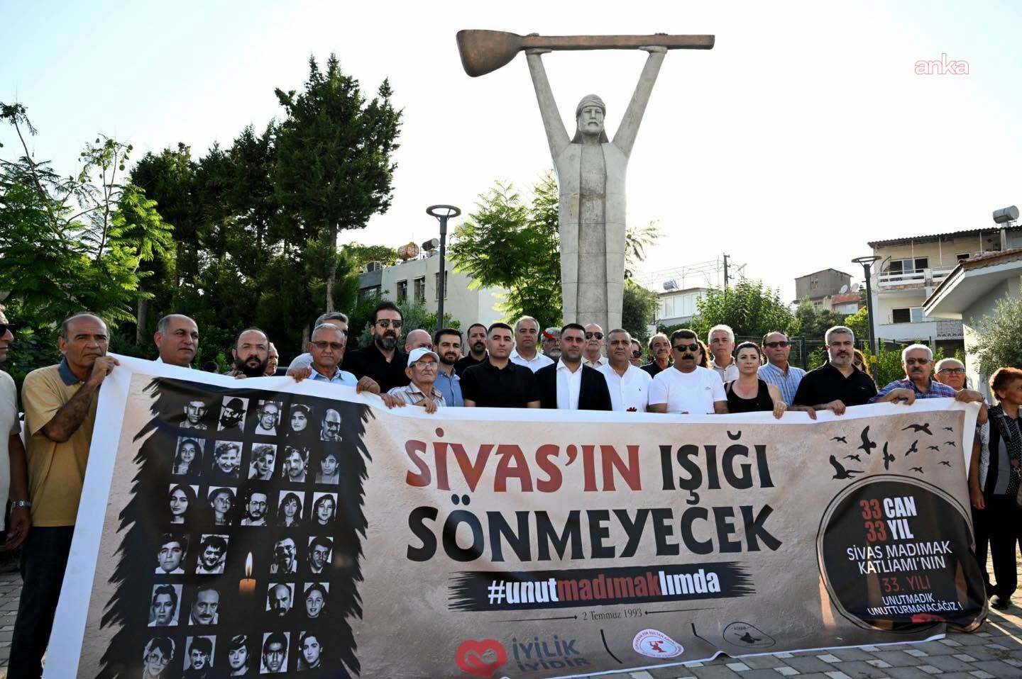 Madımak'ta hayatını kaybeden sanatçı ve aydınlar, Çukurova'da alındı