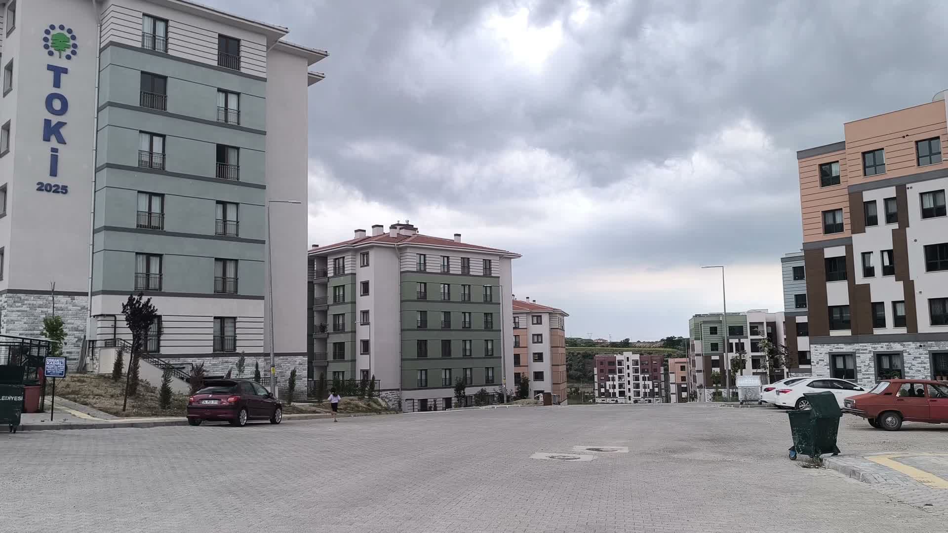 Kadirli’deki TOKİ sakinleri su kesintisi mağduru : “Karaçay’da banyo yaptım”