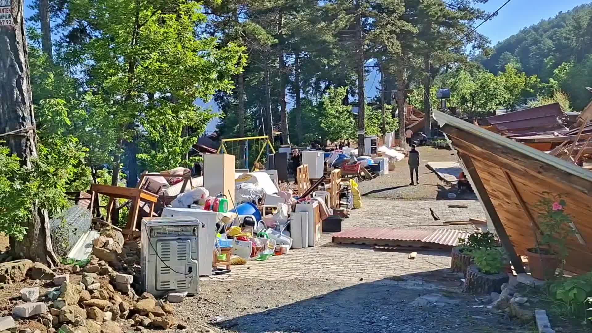 Osmaniye’de kaçak inşa edilen yayla evlerinin yıkımına başlandı