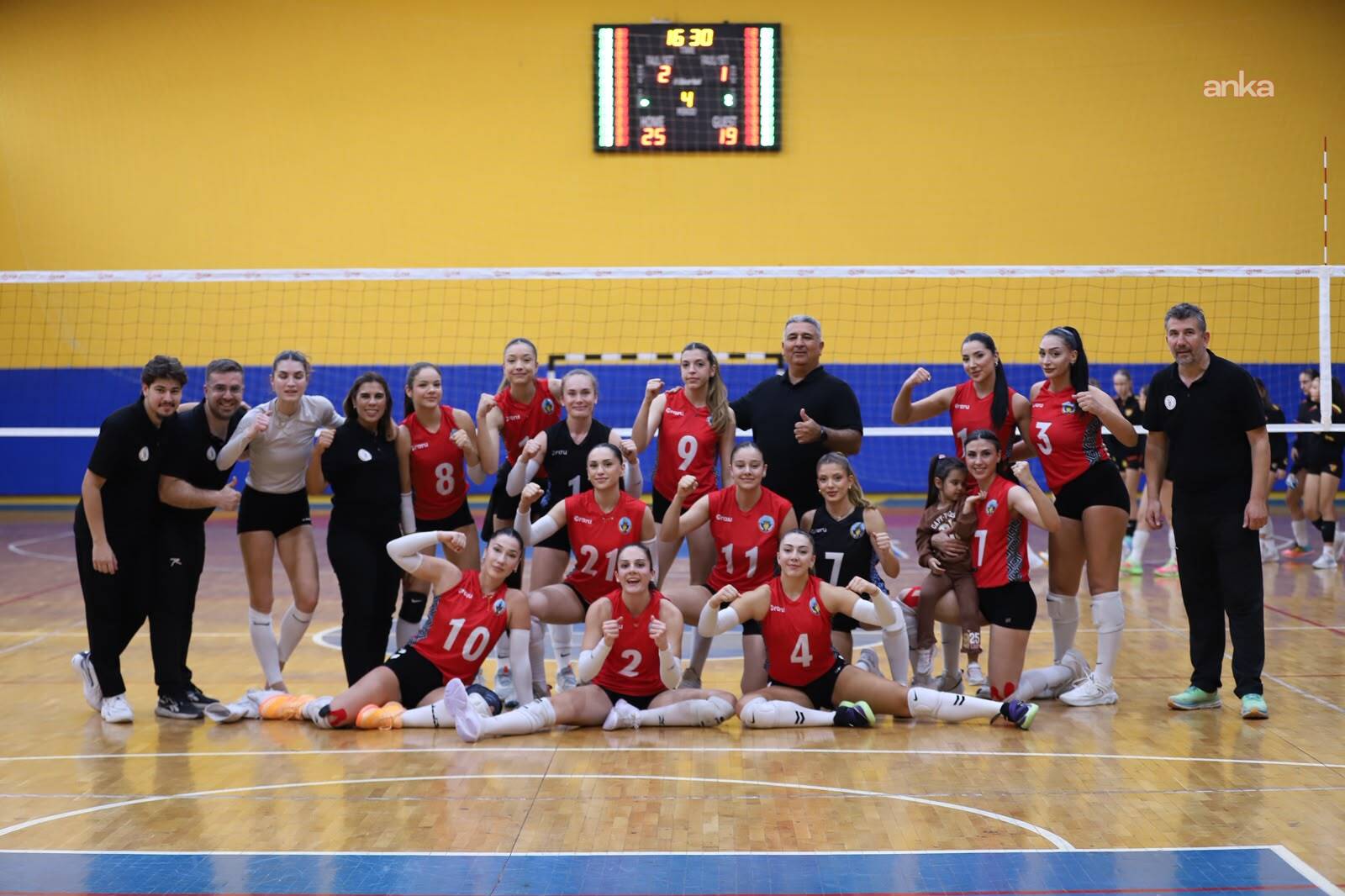 Turgutlu Belediyespor’dan voleybolda deplasman galibiyeti